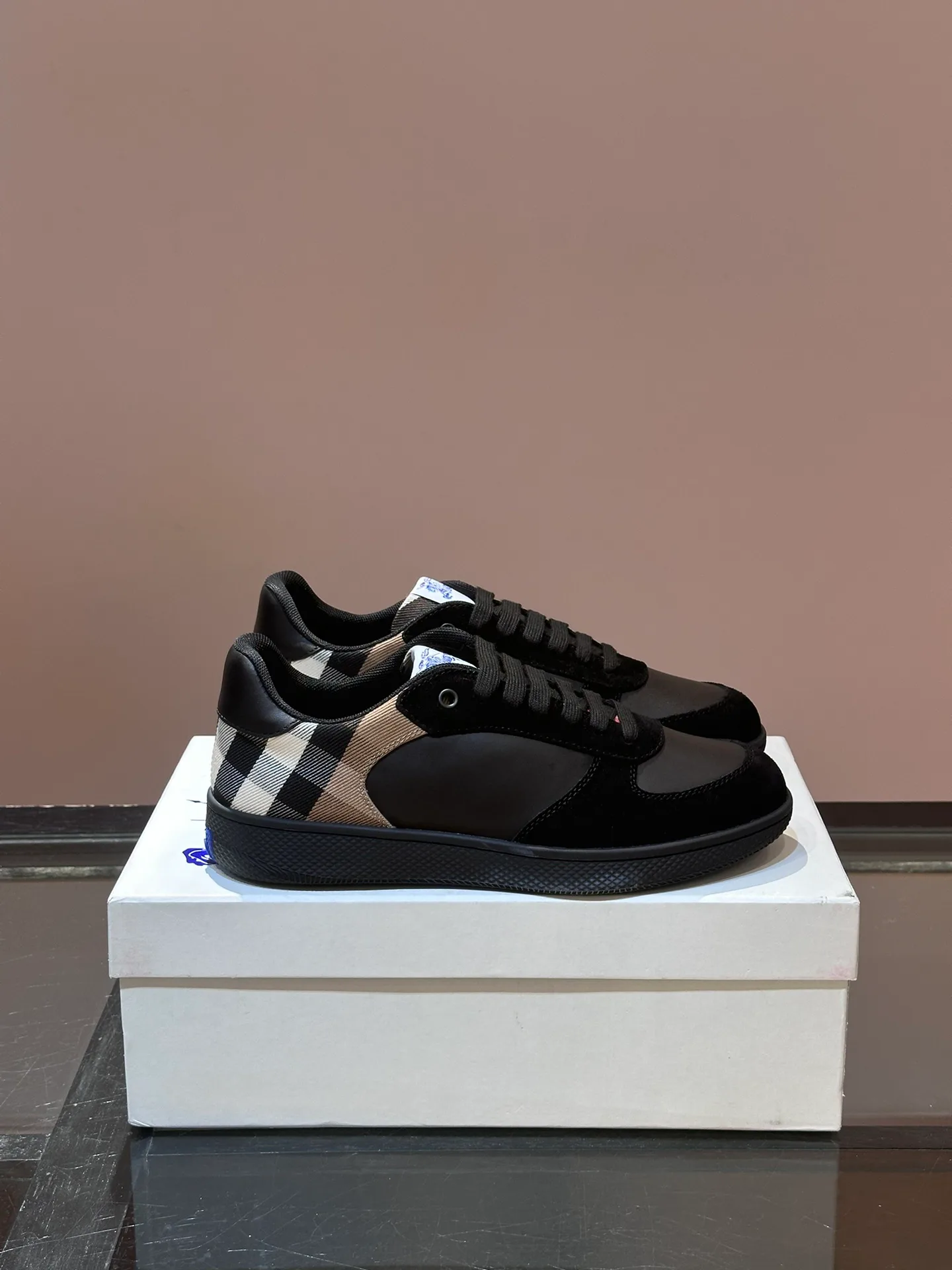 Men's Sneakers BURBERRY 18169771