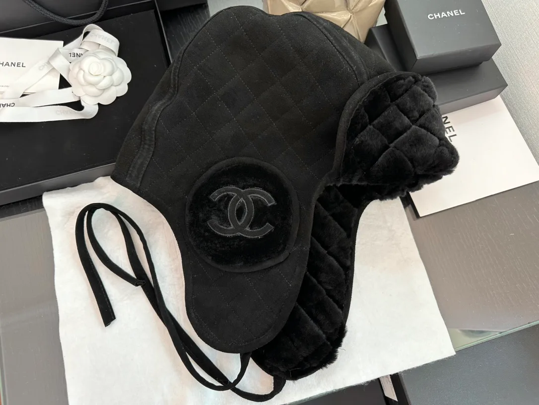 Hats CHANEL 18347668