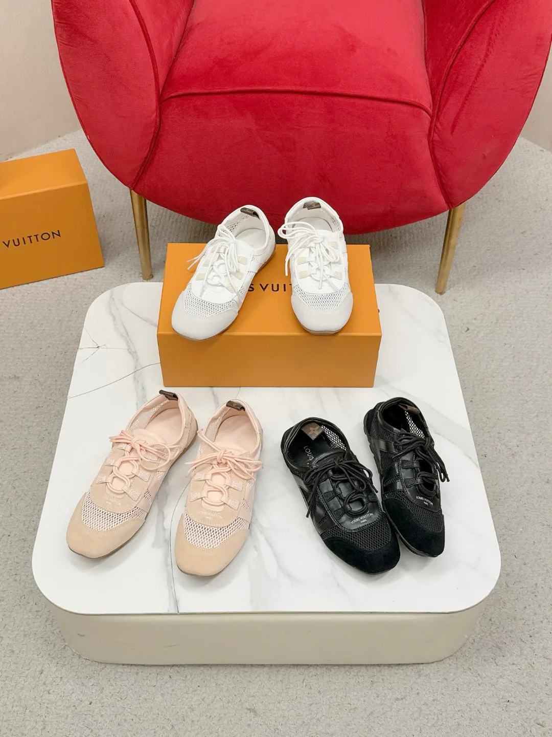 Women's Sneakers LOUIS VUITTON 17704487