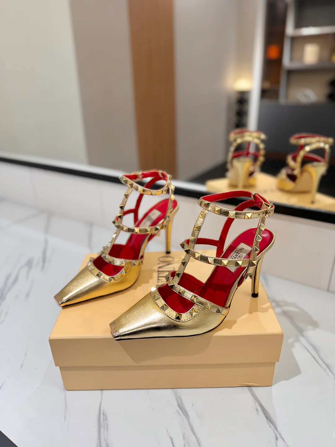 Women's Open-Toe Sandals VALENTINO 17305543