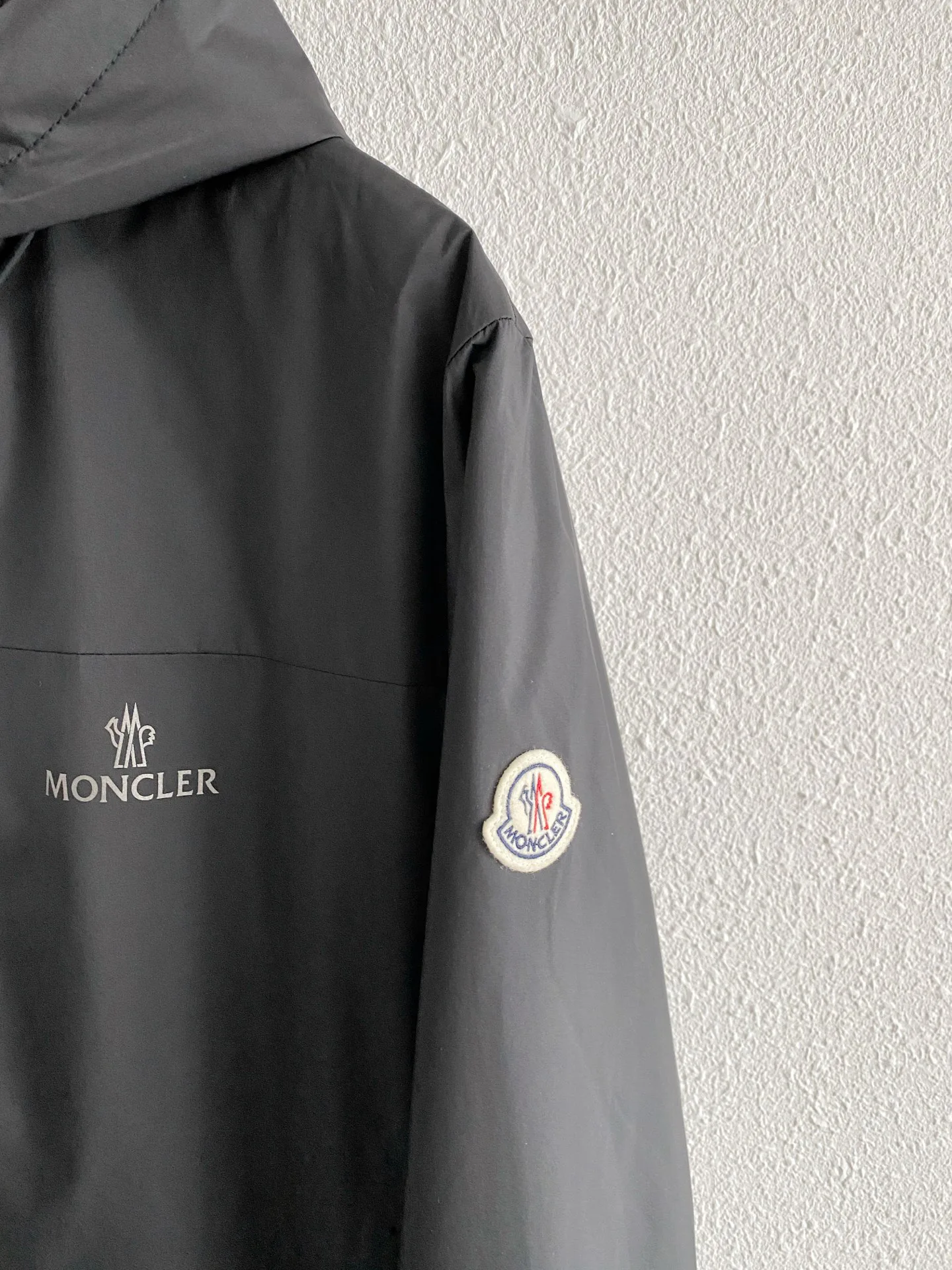 Куртки И Пуховики Мужские Moncler 18596595