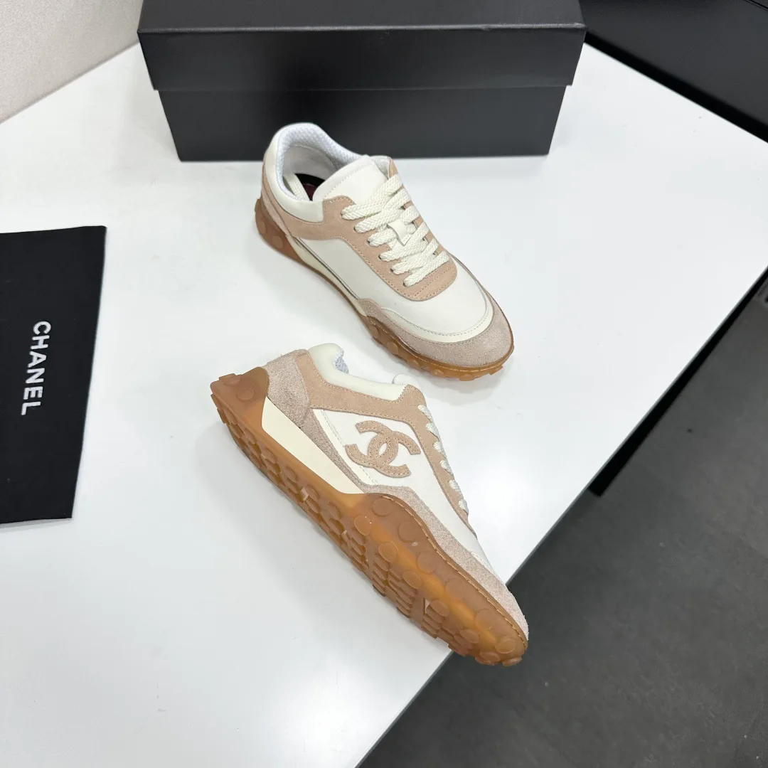 Women's Sneakers CHANEL 18025581