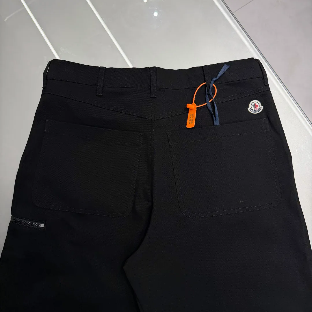 Men's Trousers MONCLER 18227963