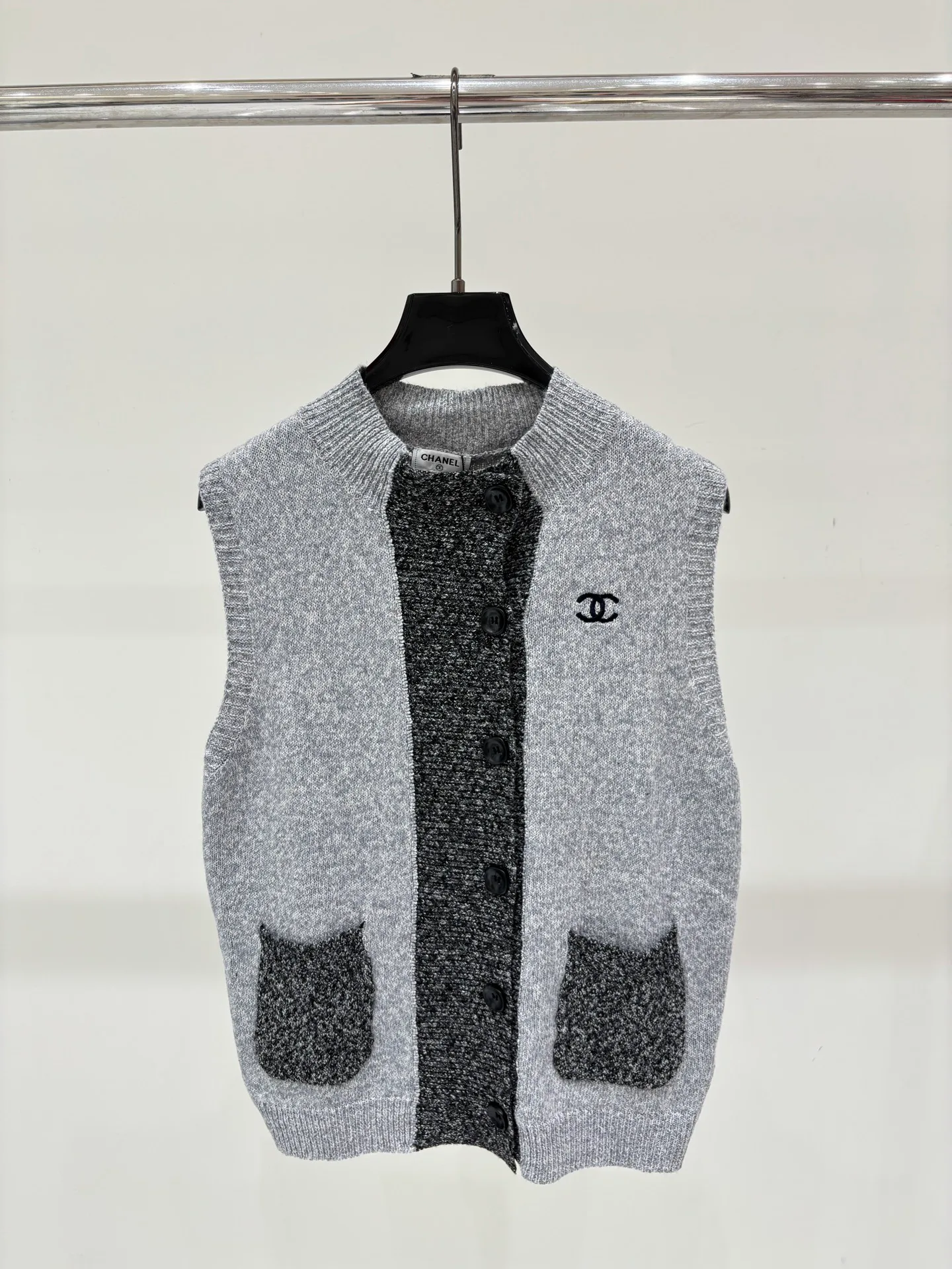 Women's Vests CHANEL 18138211