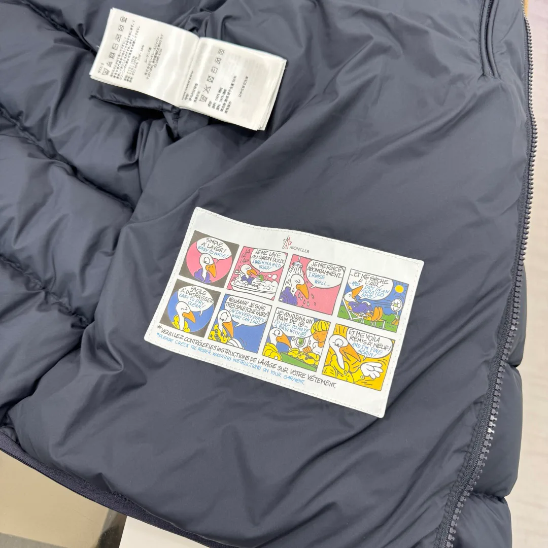 Men's Jackets And Down Jackets MONCLER 17827393