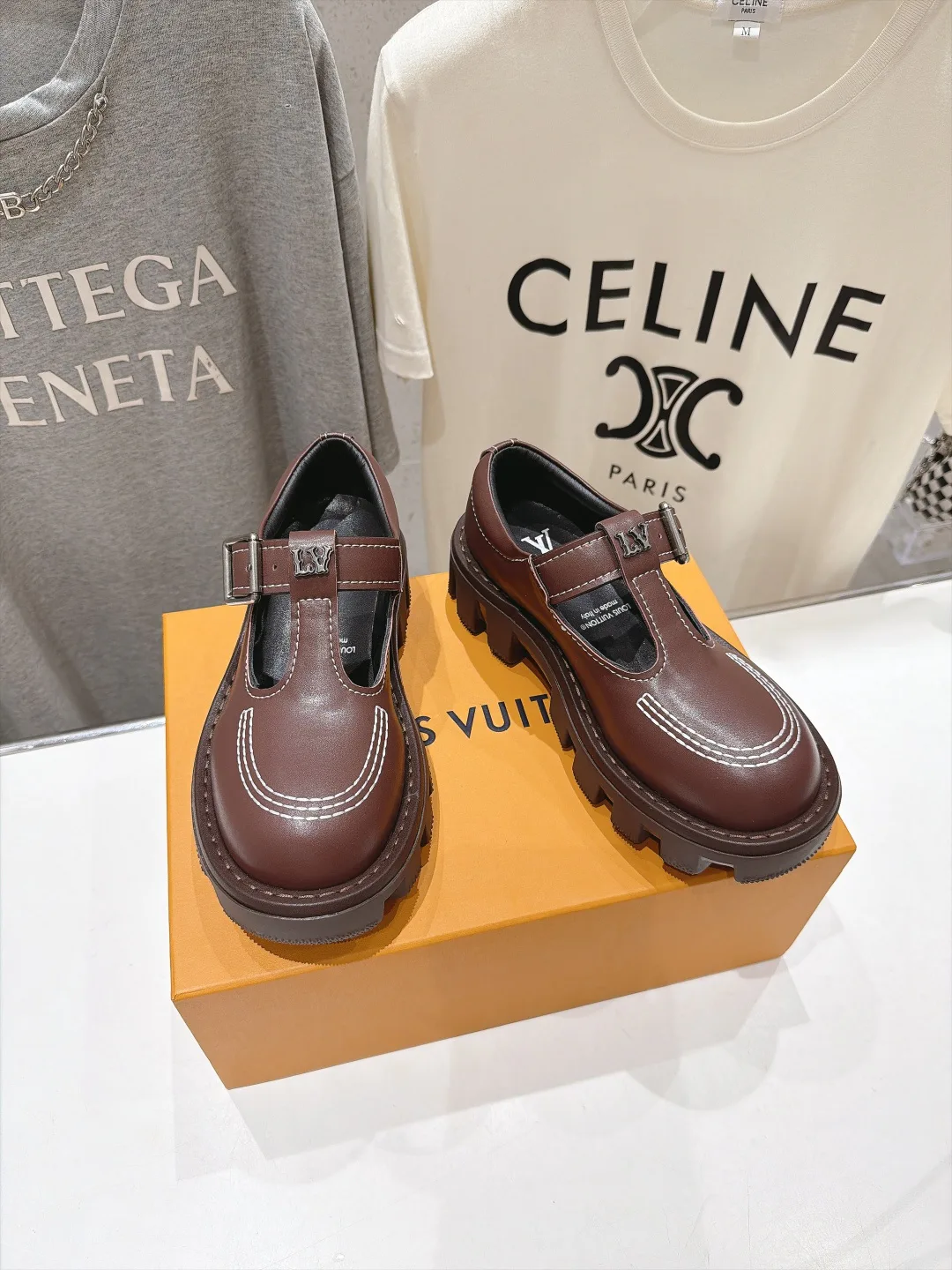 Лоферы И Мокасины Женские Louis Vuitton 18650044