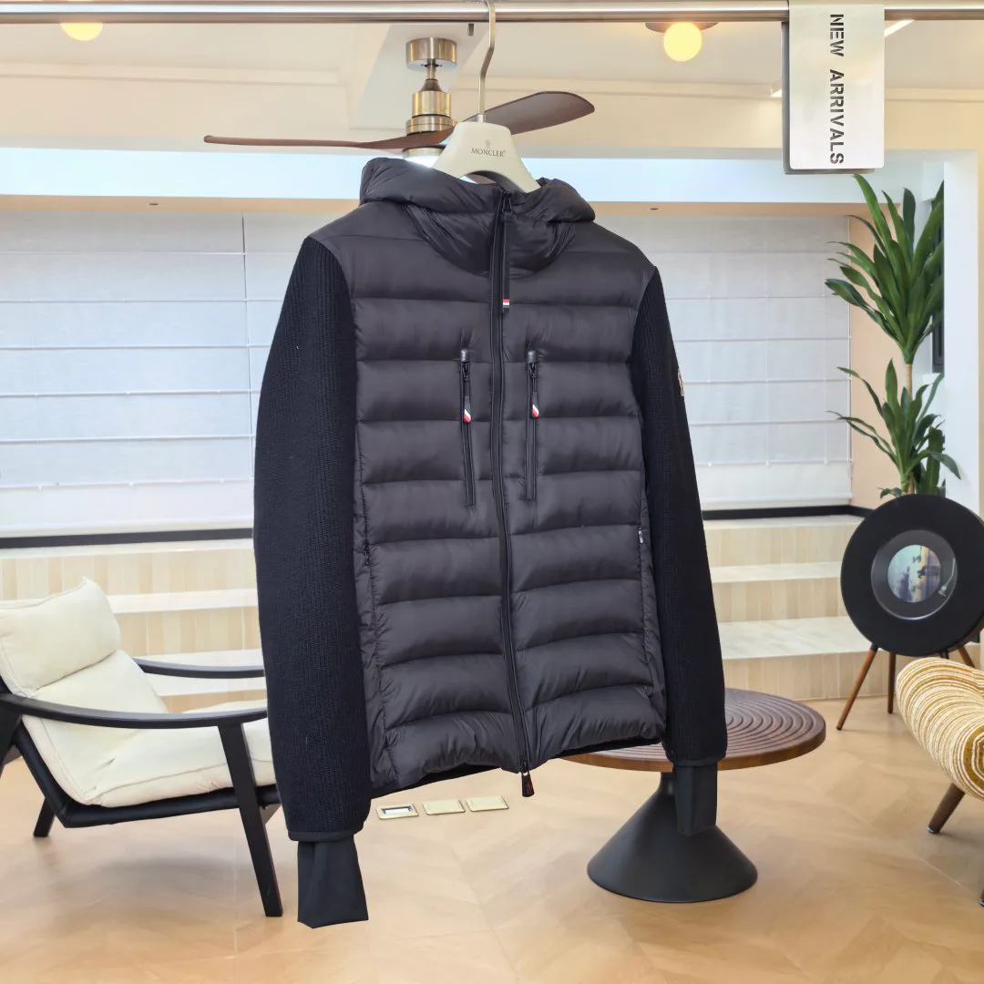 Women's Jackets And Down Jackets MONCLER 18130377