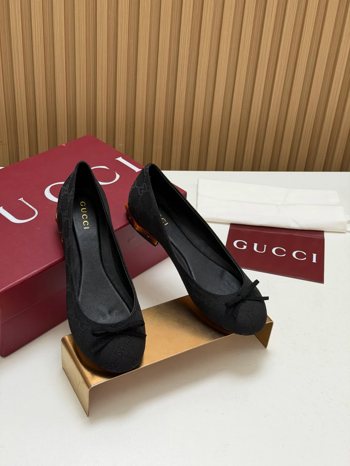 Women's Ballet Flats GUCCI 18396253