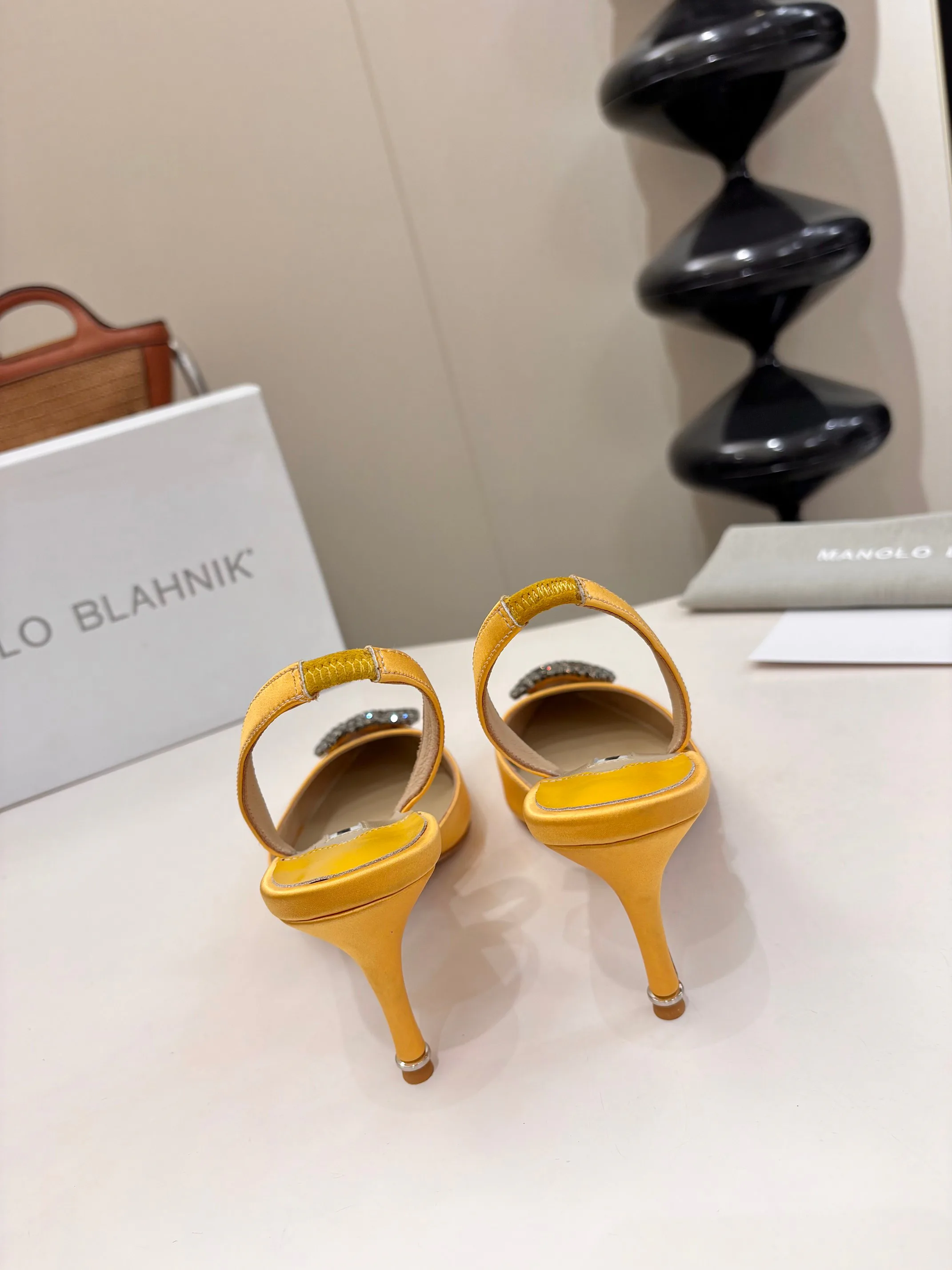 Women's Heels MANOLO BLAHNIK 17163300