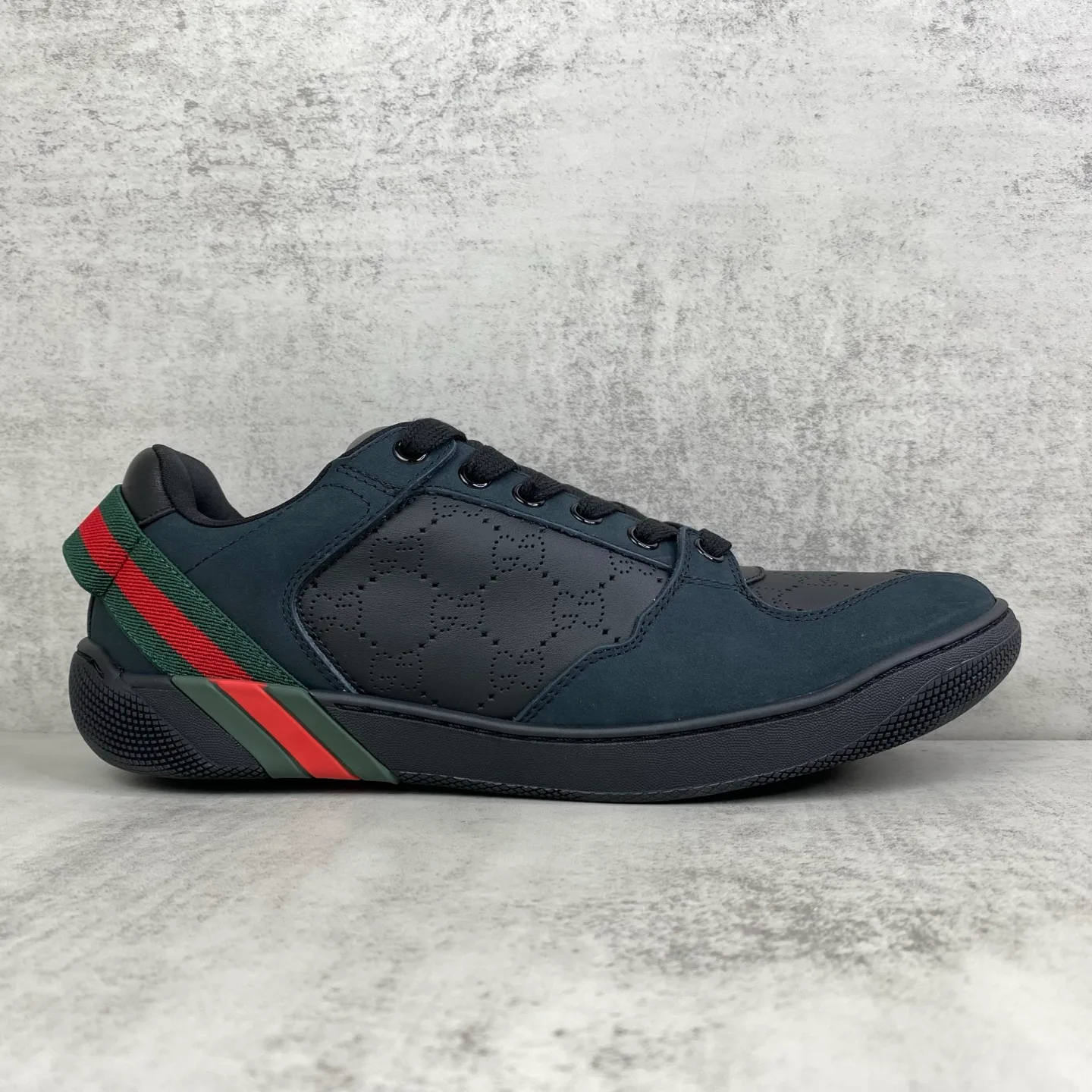 Women's Sneakers GUCCI 18437400