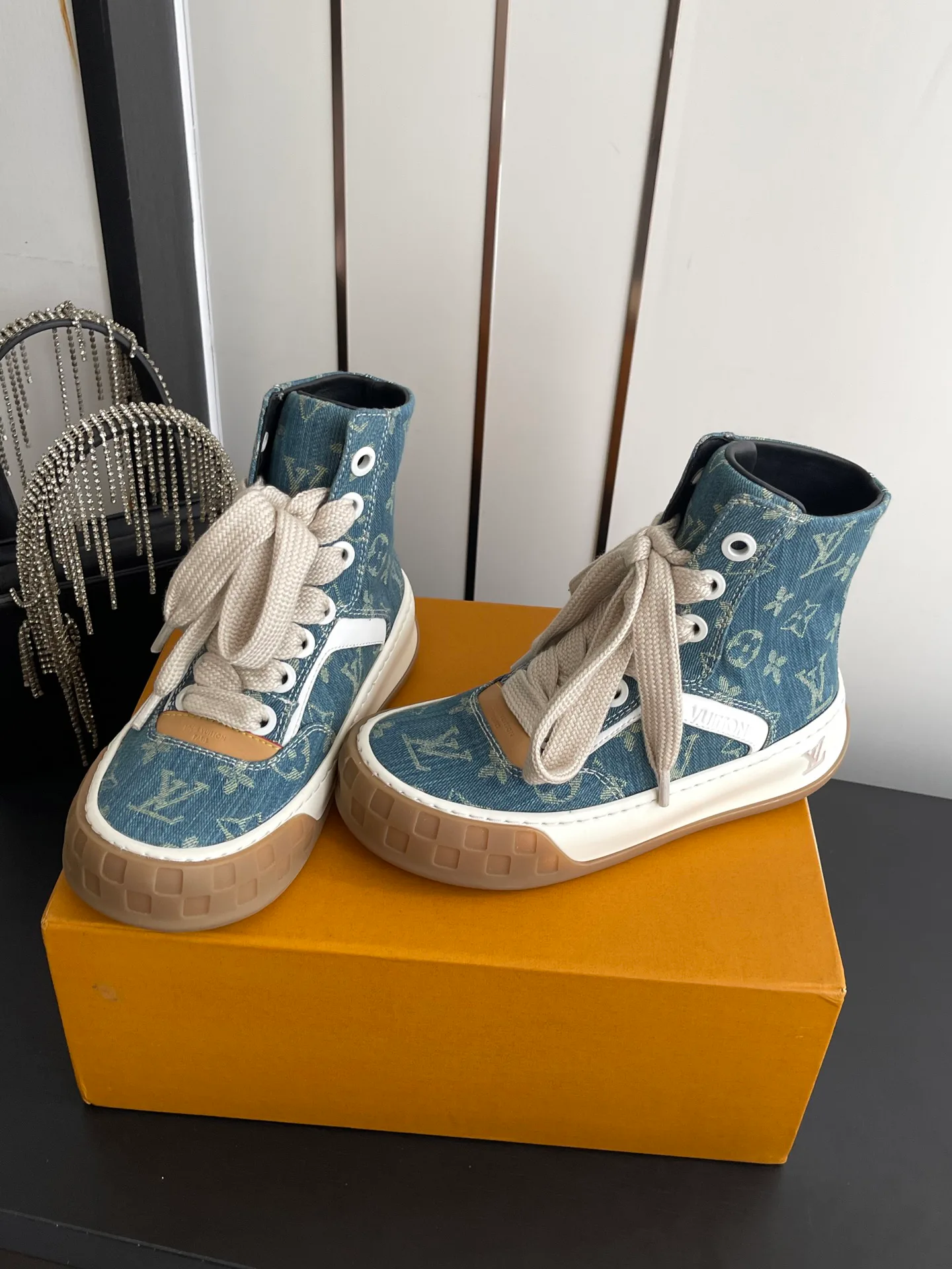 Women's Sneakers LOUIS VUITTON 17673242