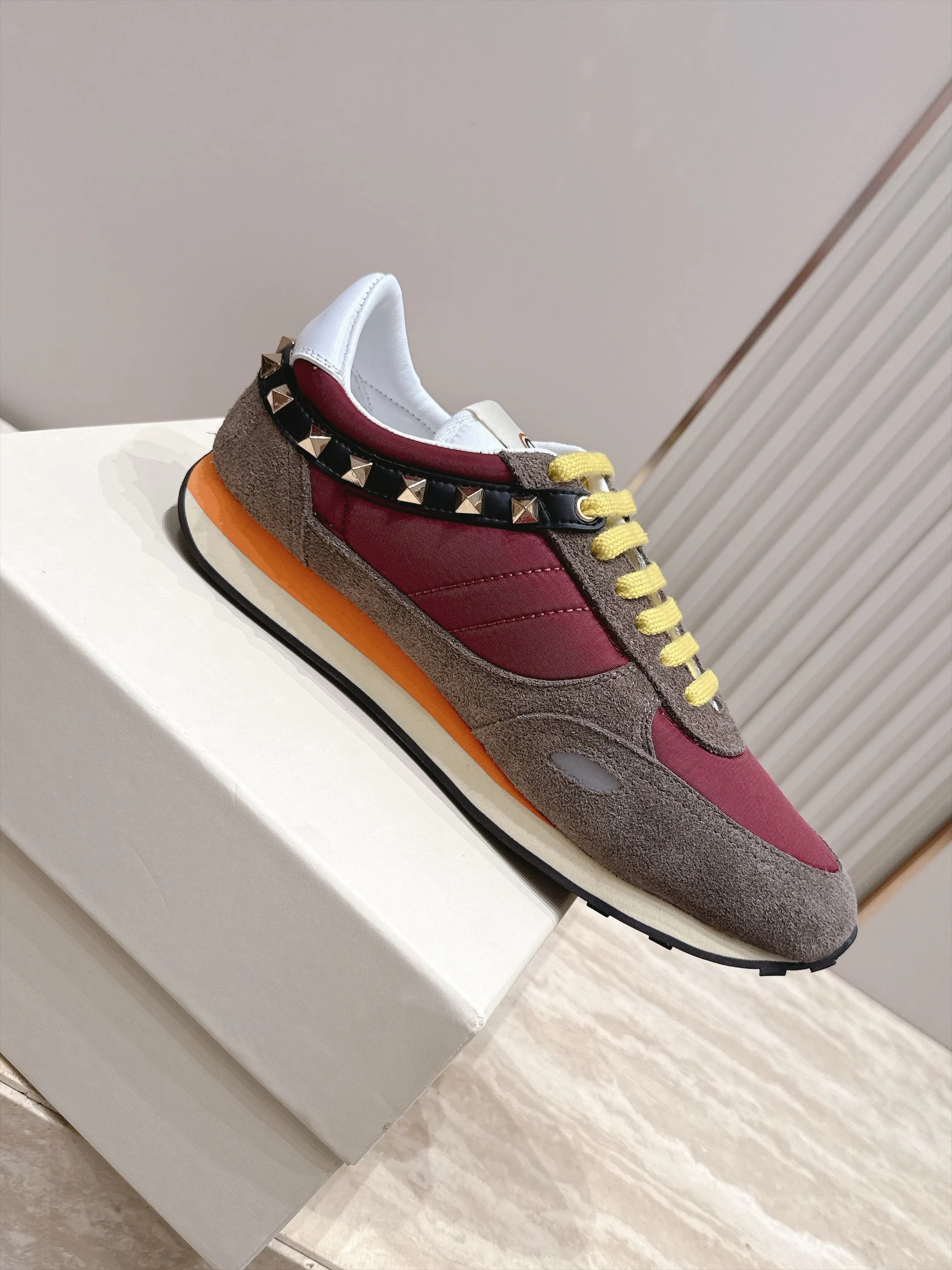 Women's Sneakers VALENTINO 17876589