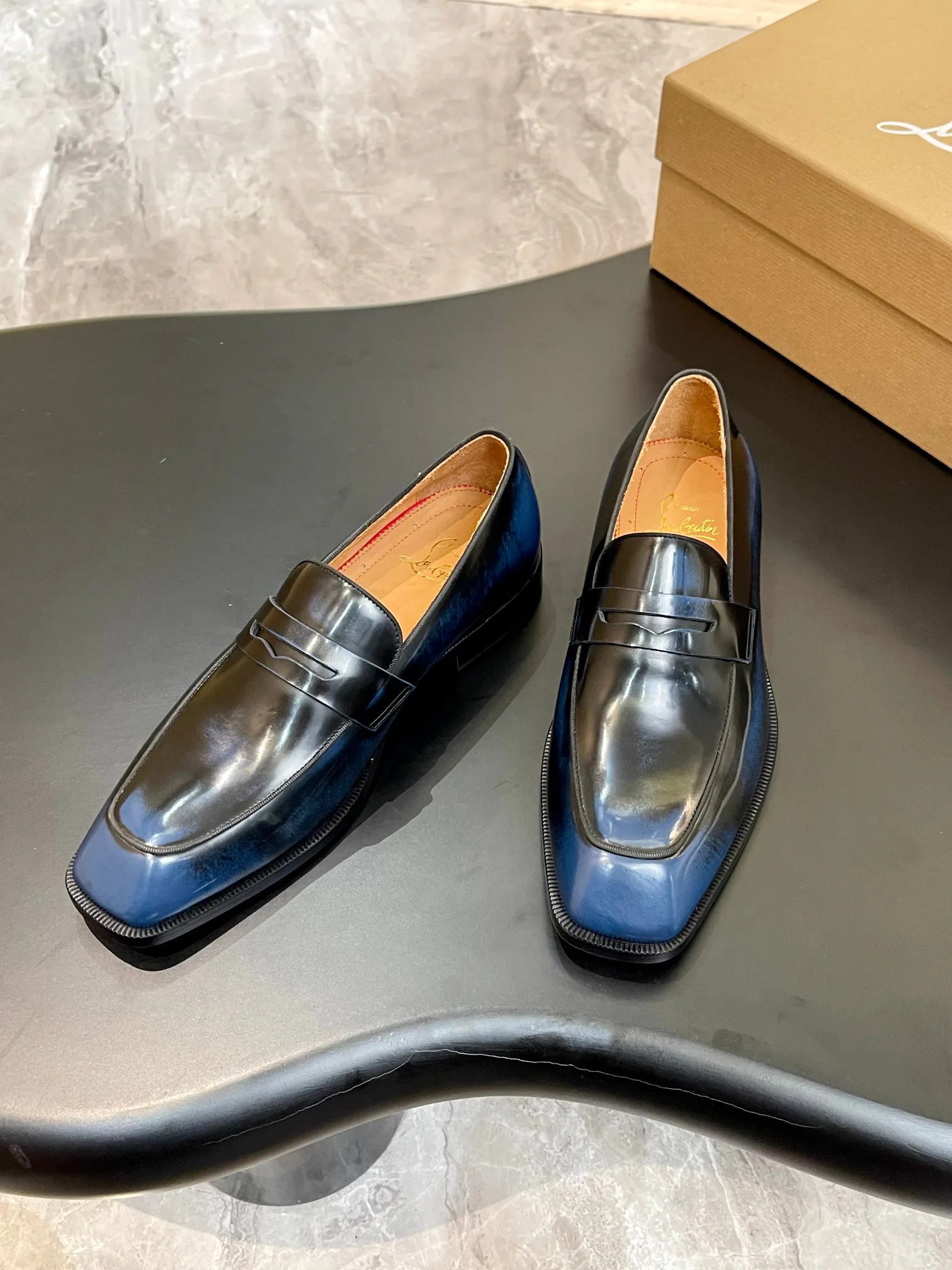 Men's Loafers And Dress Shoes CHRISTIAN LOUBOUTIN 18119154