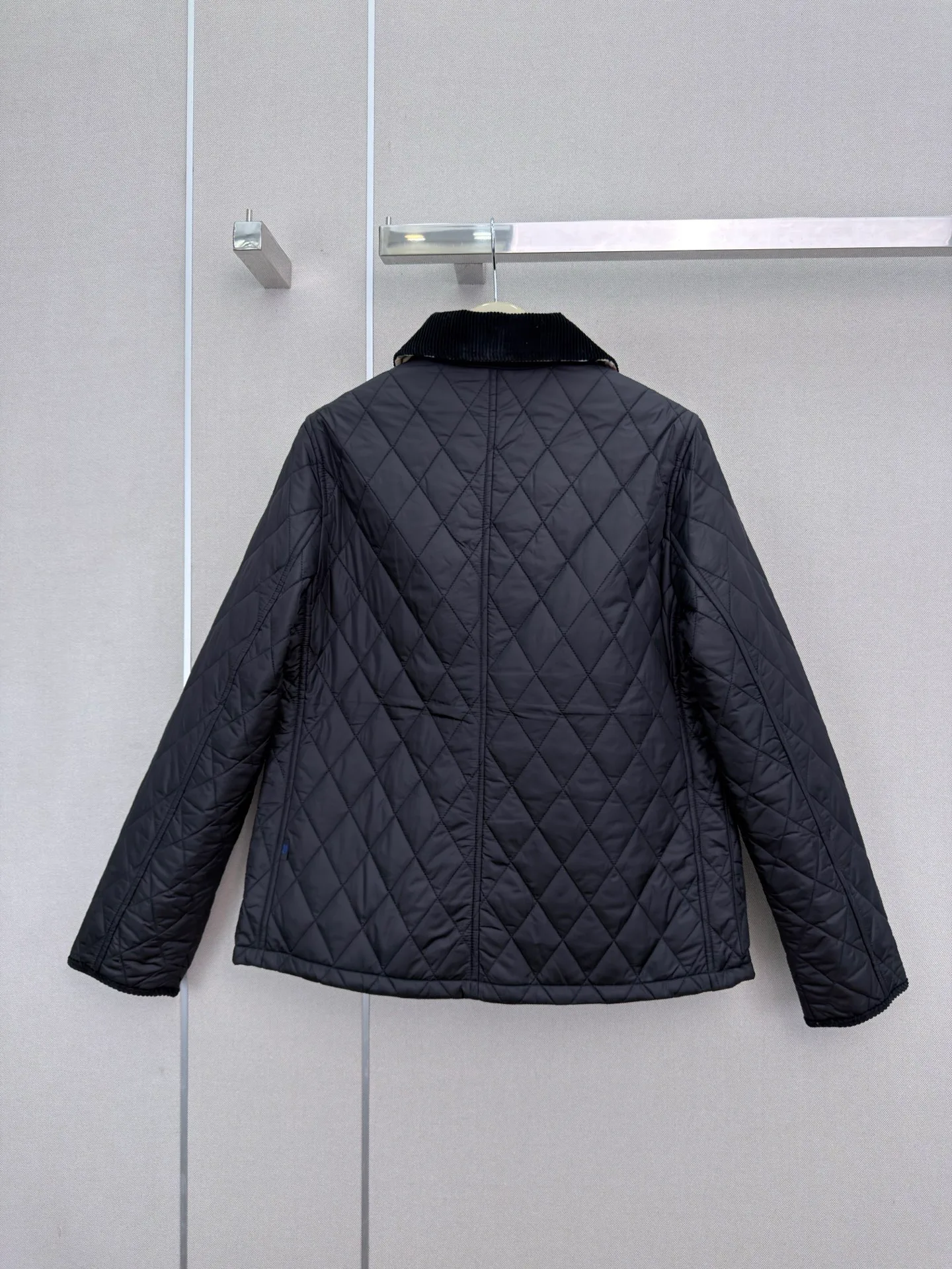Women's Jackets And Down Jackets BURBERRY 17855336