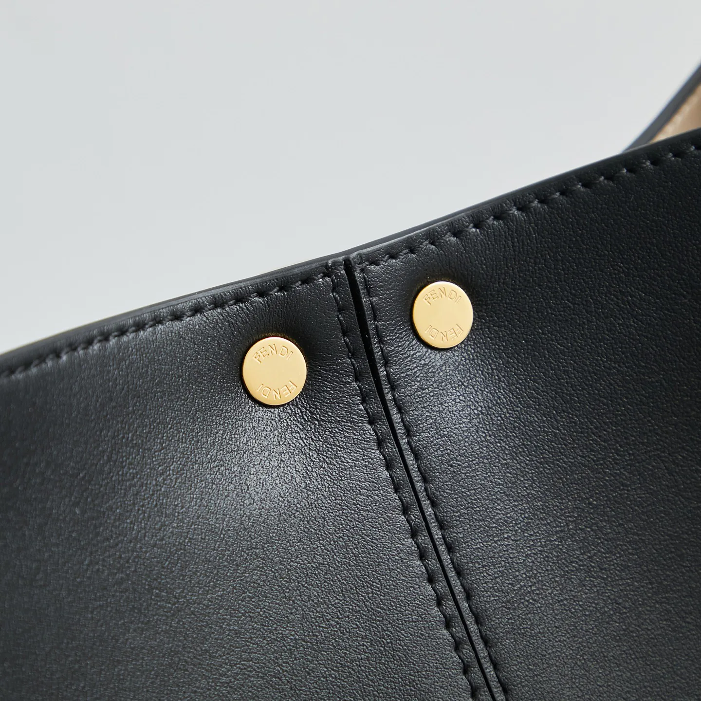 Women's Classic Handbags FENDI 17941559