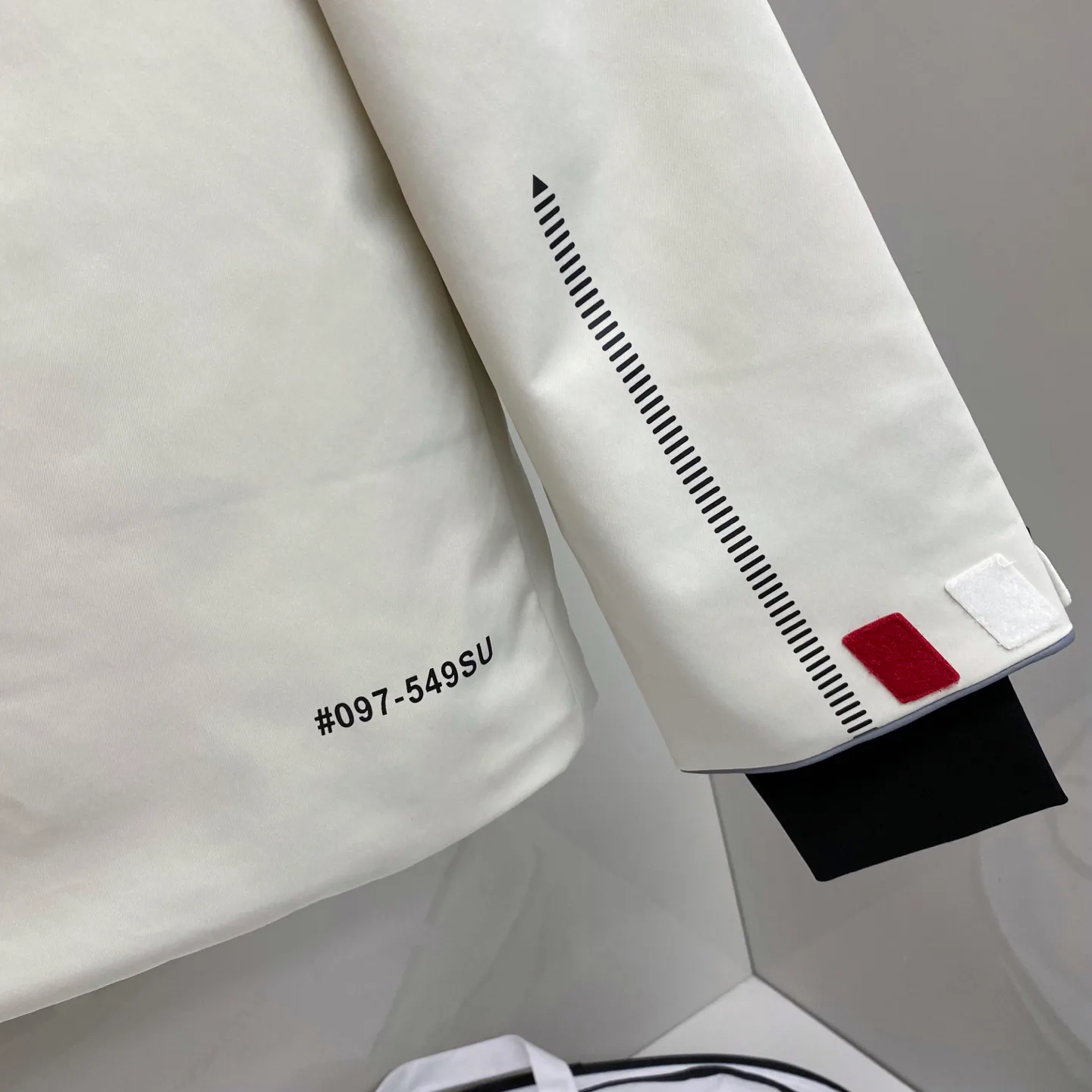 Men's Jackets And Down Jackets MONCLER 18029252