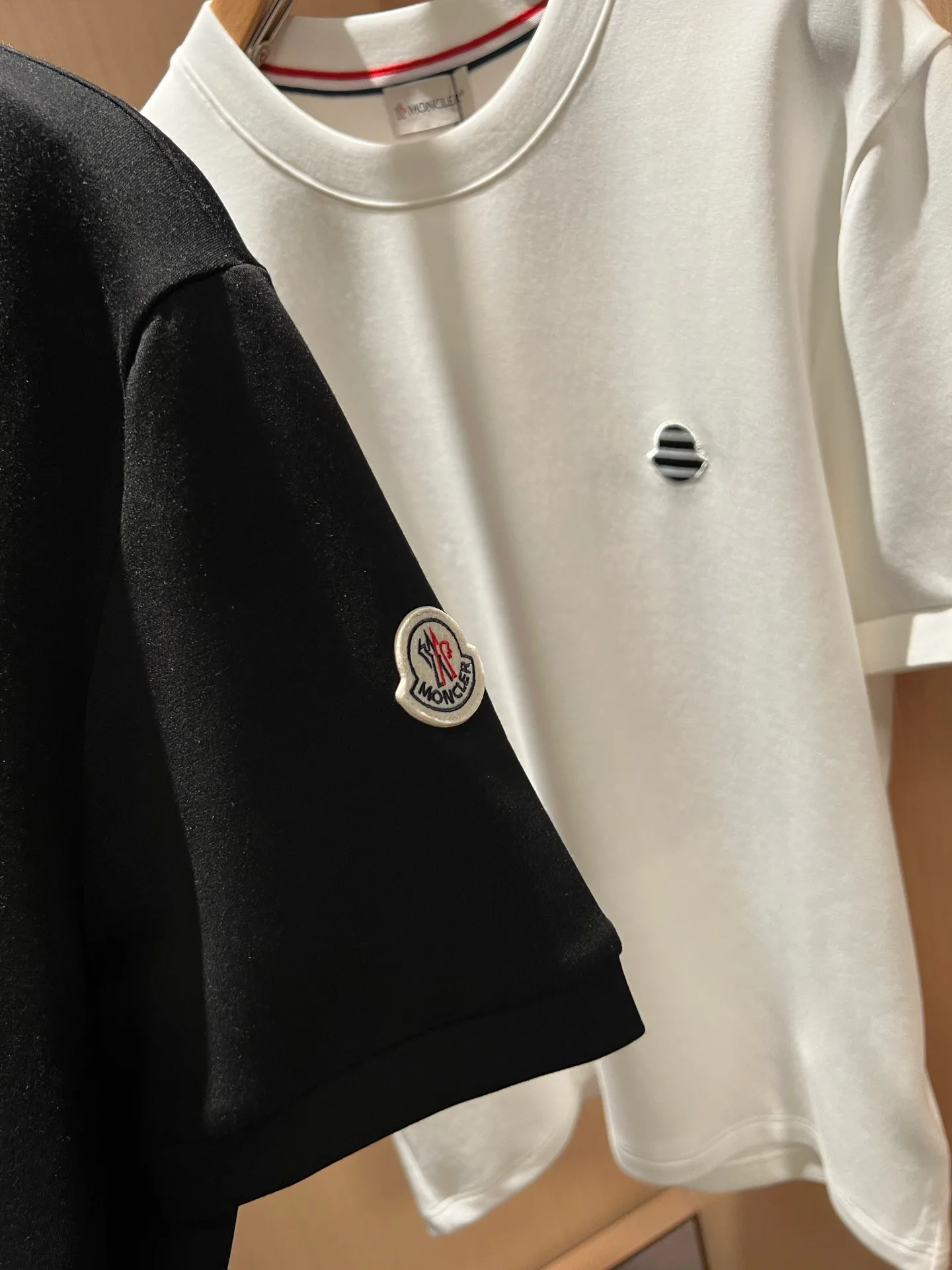 Men's T-Shirts MONCLER 18519543