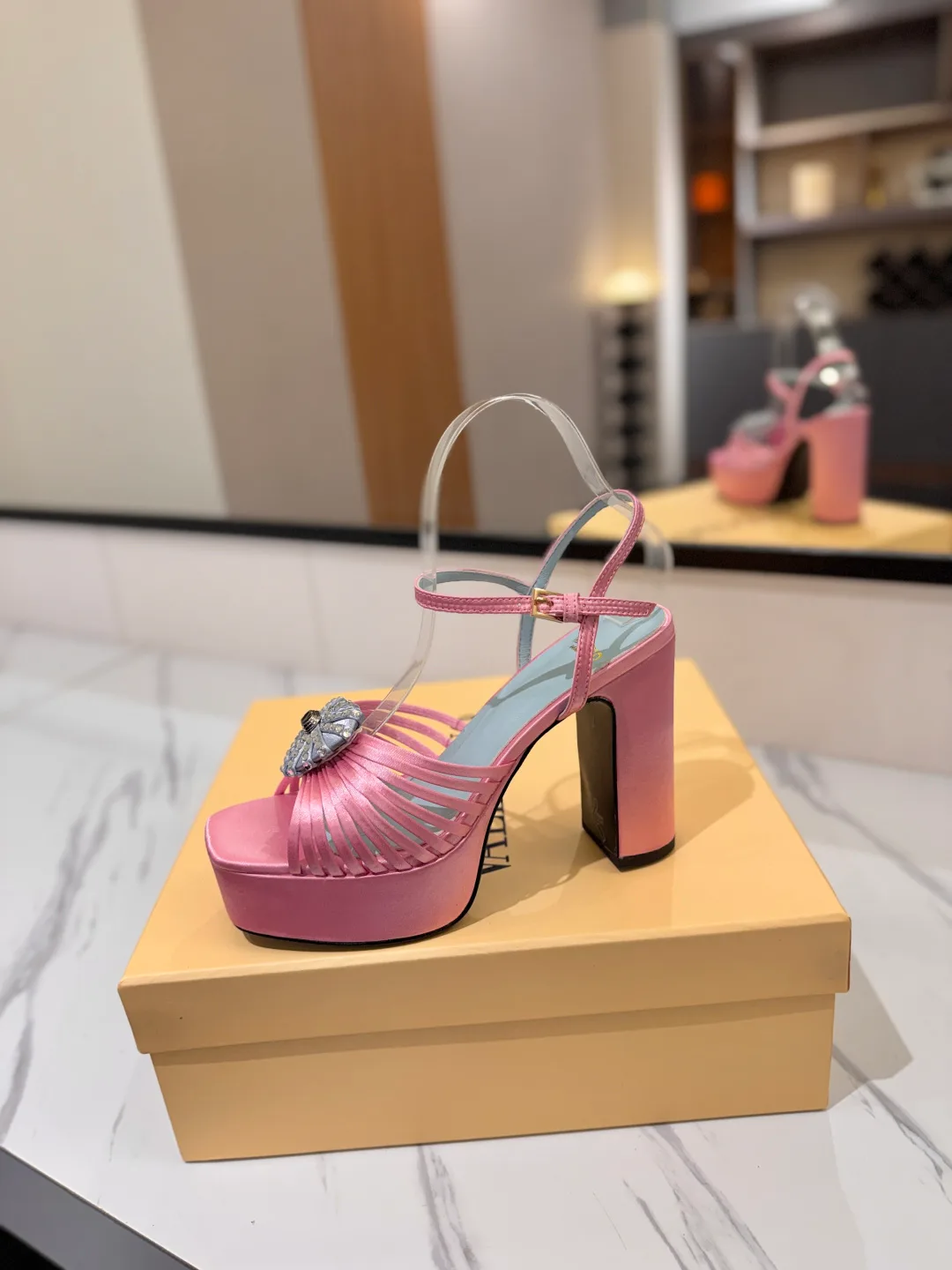 Women's Open-Toe Sandals VALENTINO 18134891
