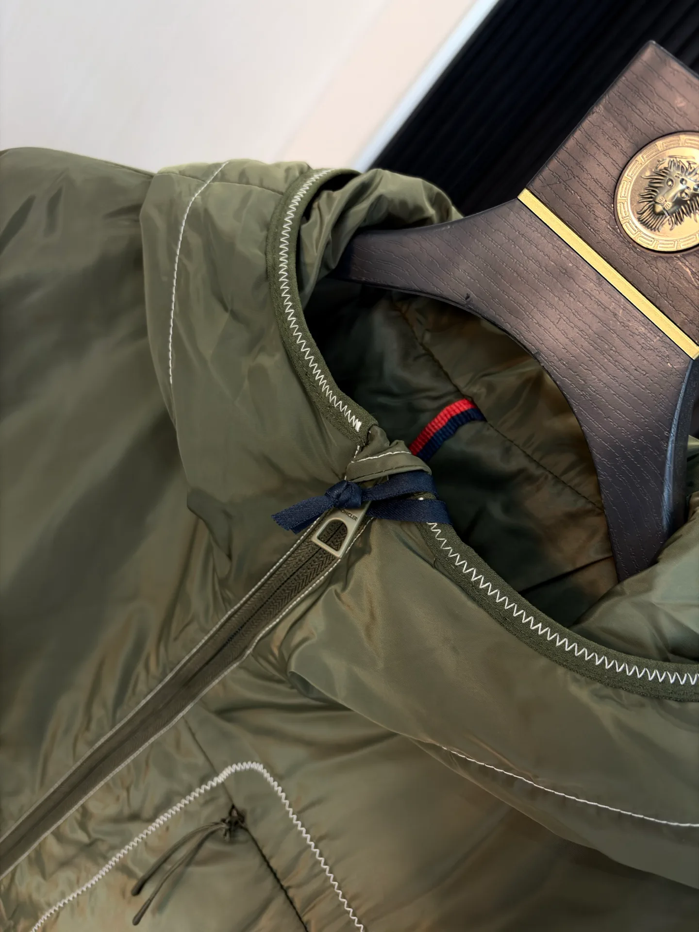 Men's Jackets And Down Jackets MONCLER 18218447