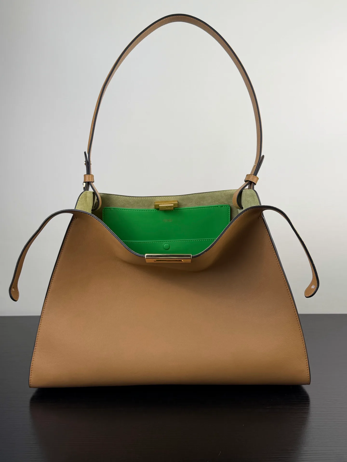 Women's Classic Handbags FENDI 17901909