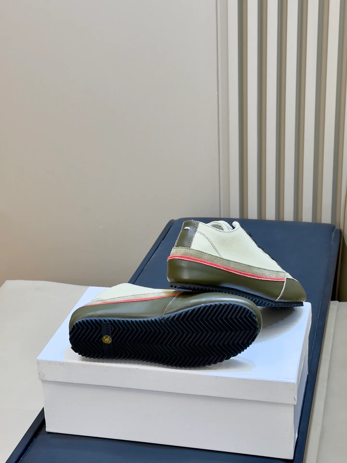 Women's Sneakers MAISON MARGIELA 18073444