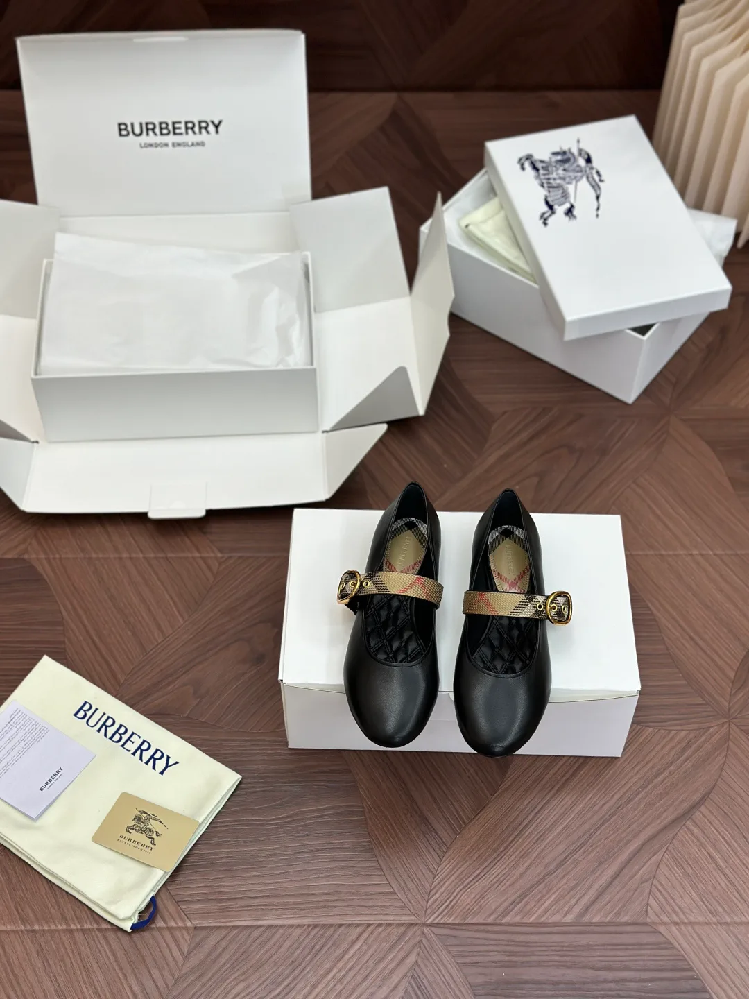 Women's Ballet Flats BURBERRY 18006353