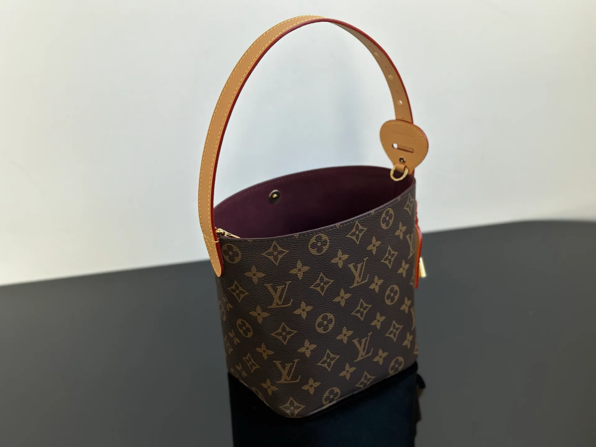 Women's Classic Handbags LOUIS VUITTON 18376562