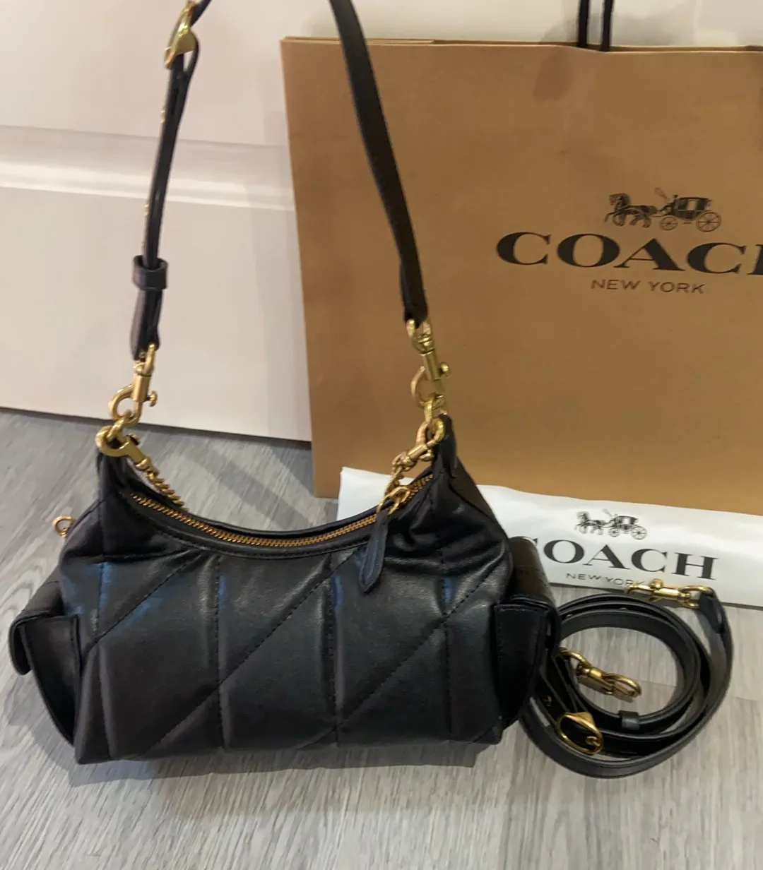 Women's Classic Handbags COACH 17824698