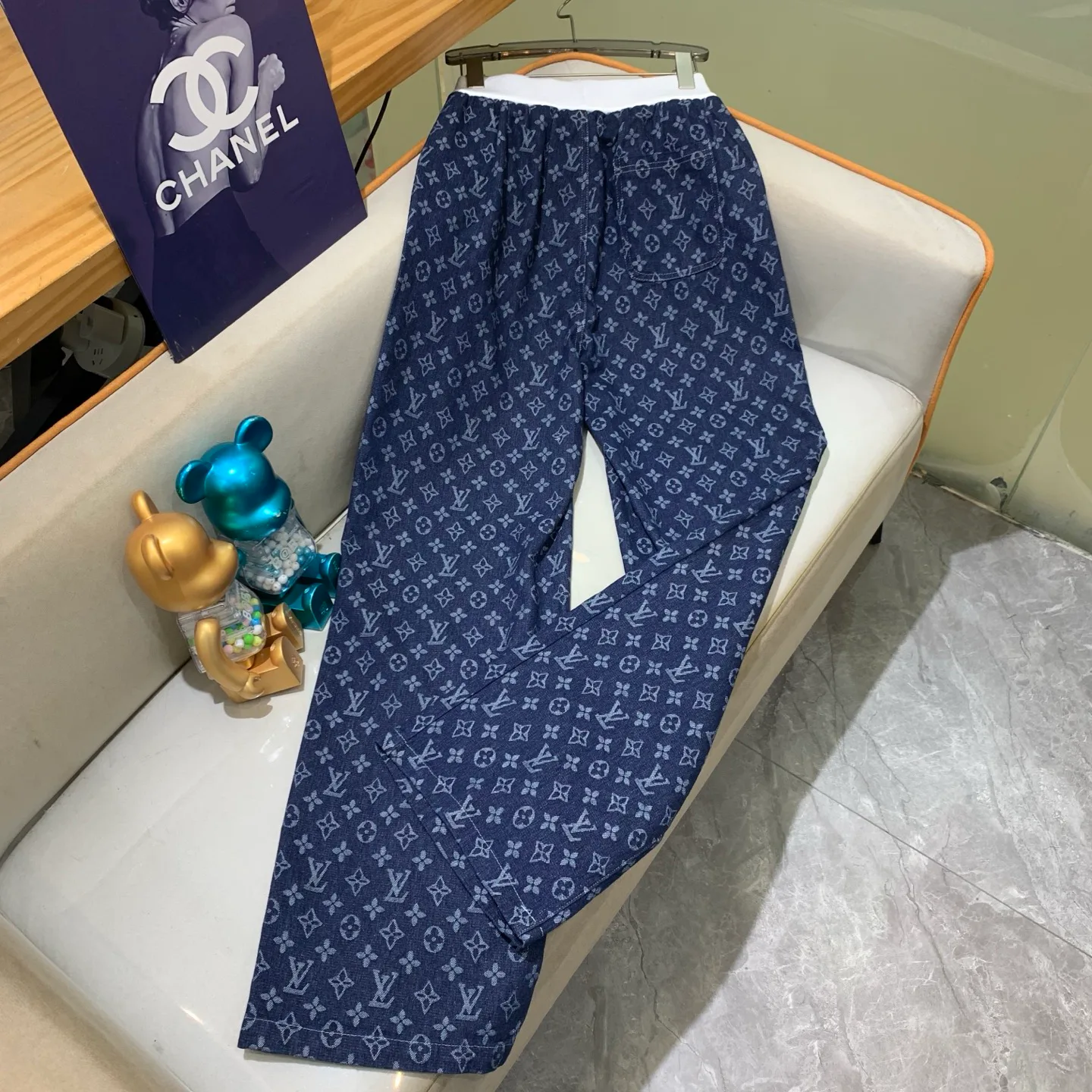 Women's Trousers LOUIS VUITTON 18141254