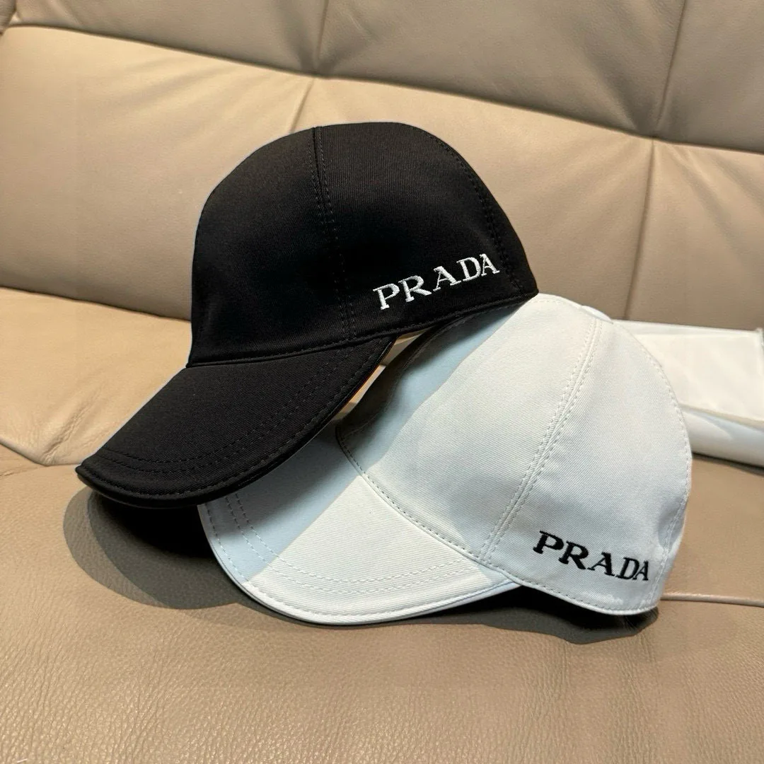 Hats PRADA 17515249