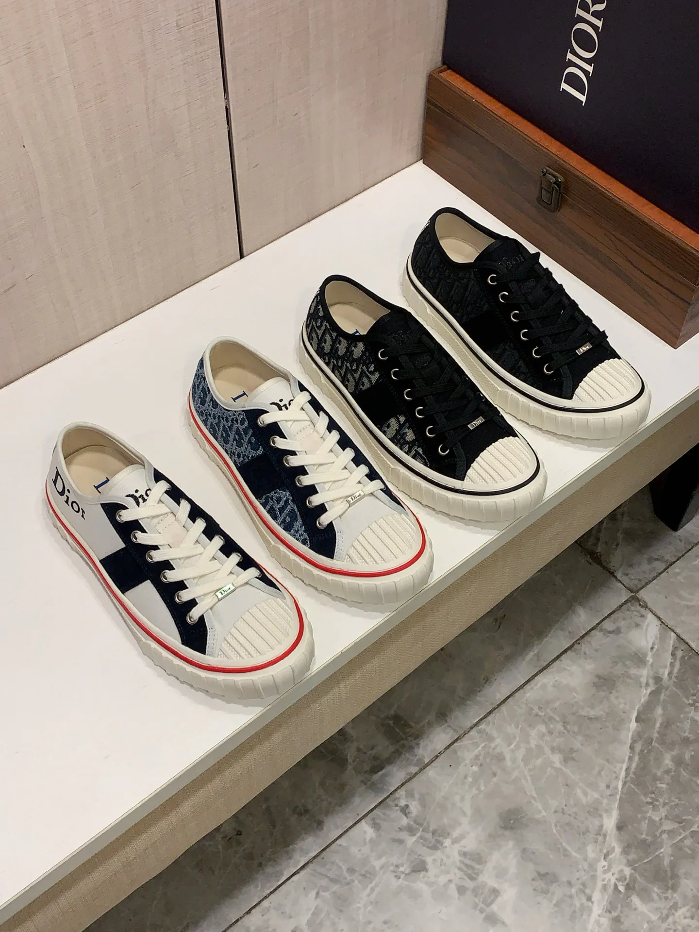 Women's Sneakers CHRISTIAN DIOR 18247726