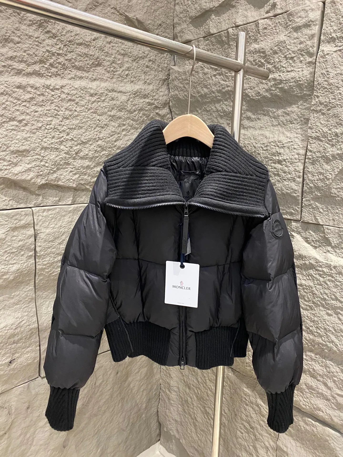 Women's Jackets And Down Jackets MONCLER 17897329