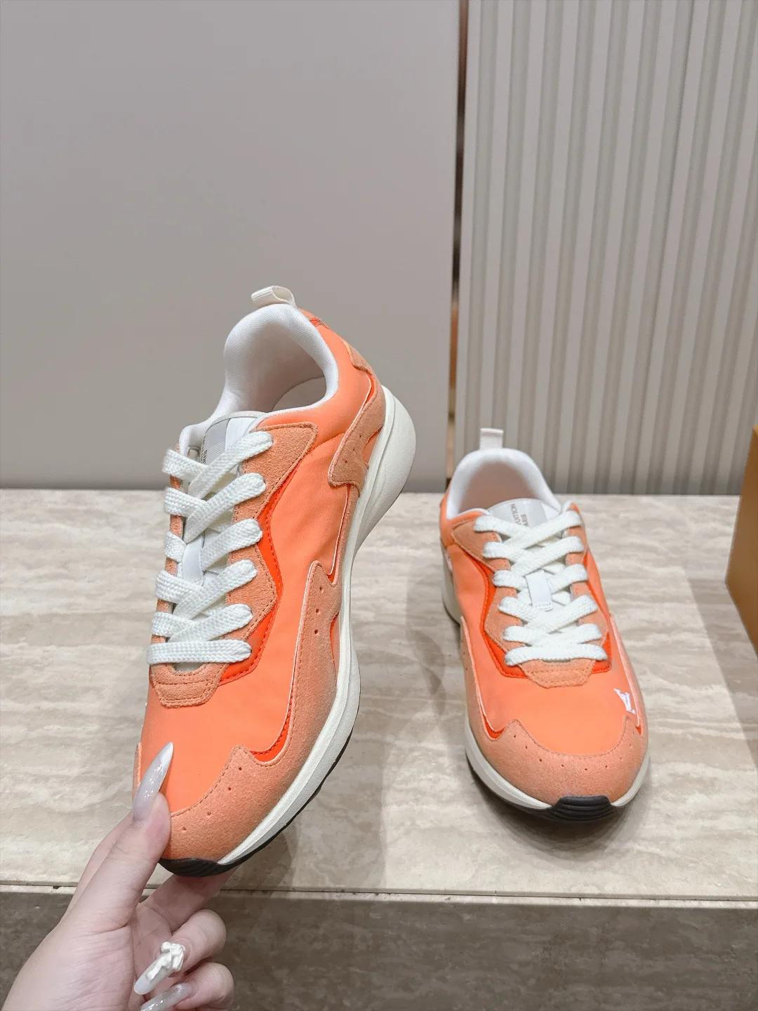 Men's Sneakers LOUIS VUITTON 17946648
