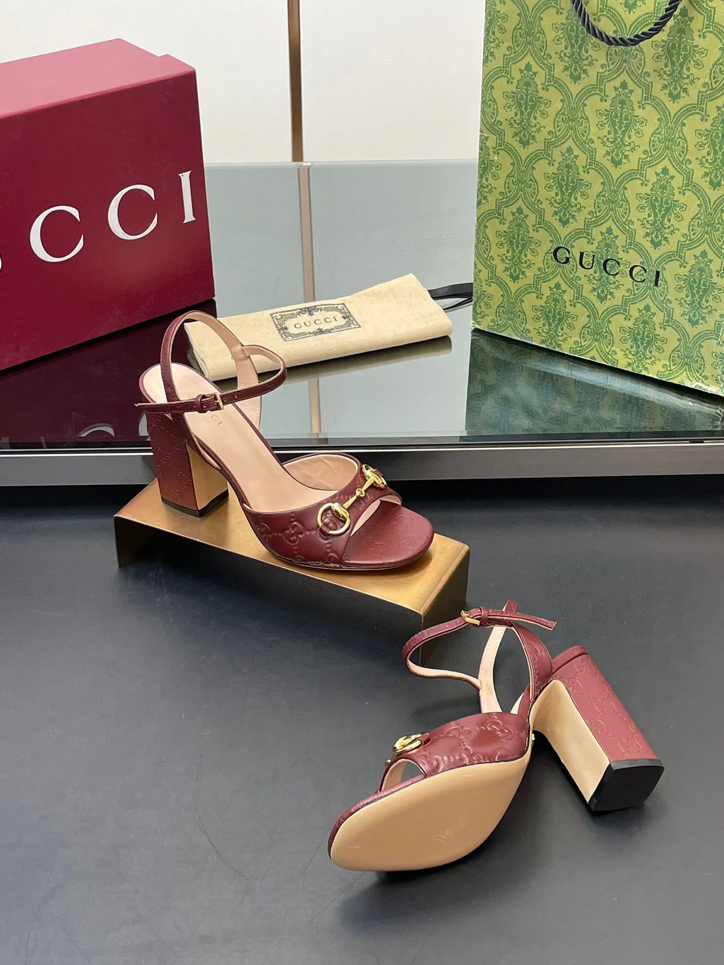 Women's Open-Toe Sandals GUCCI 17614707