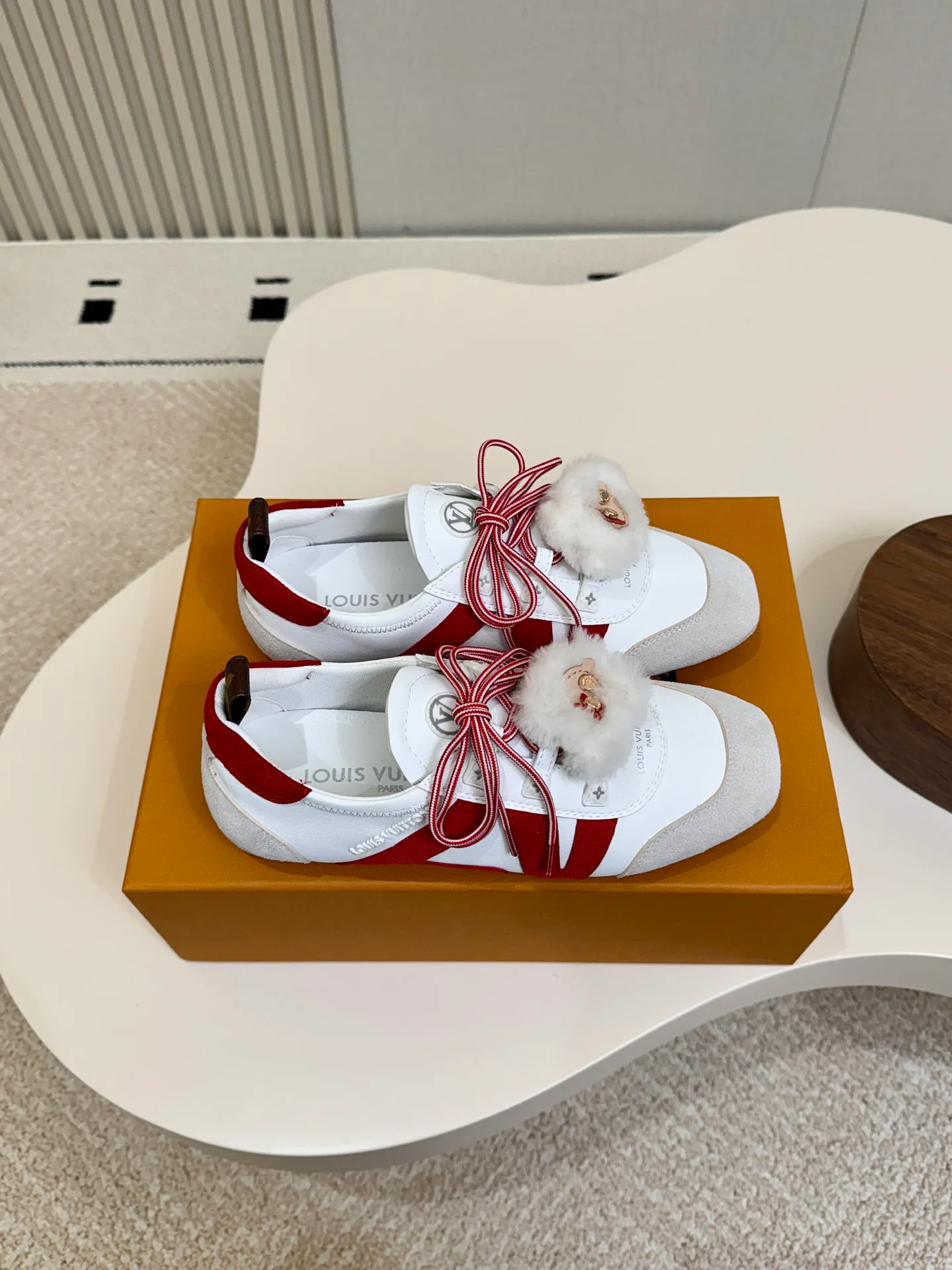 Women's Sneakers LOUIS VUITTON 17827660