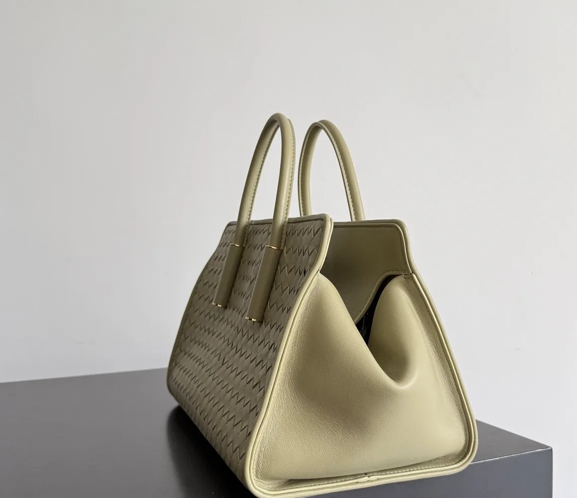 Women's Classic Handbags BOTTEGA VENETA 17973996