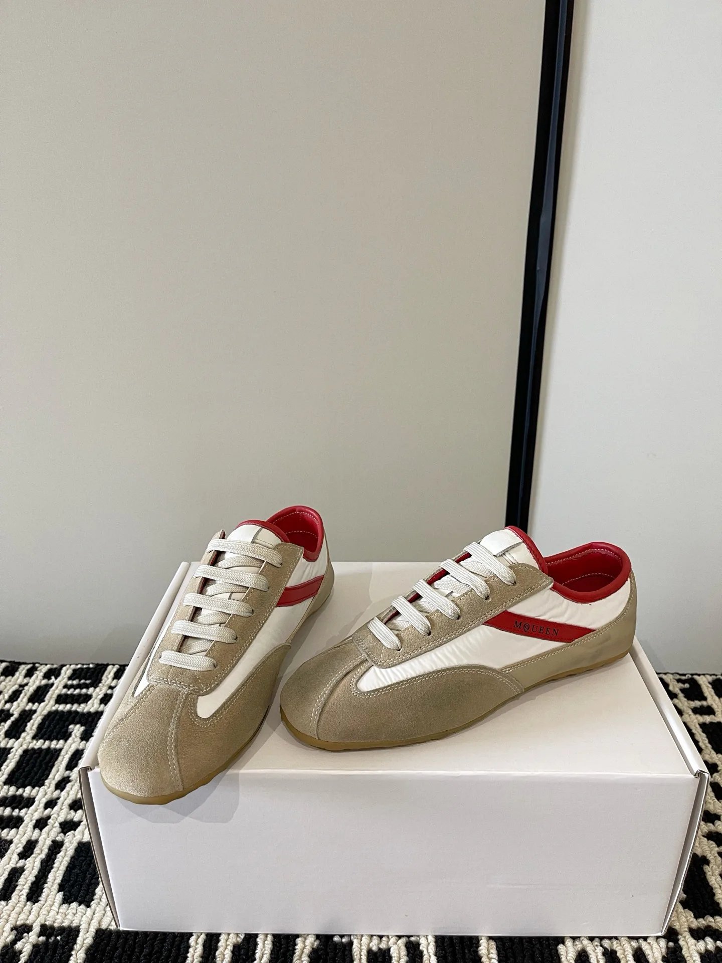 Women's Sneakers ALEXANDER MCQUEEN 18386253