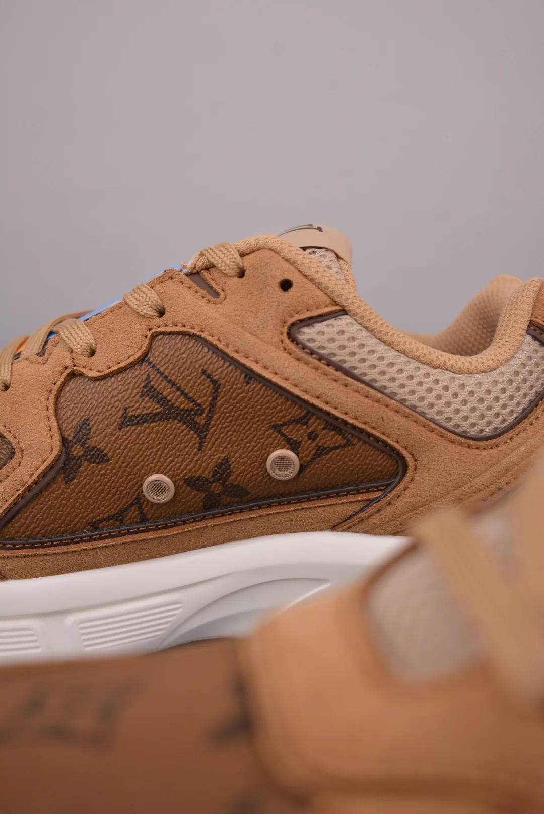 Men's Sneakers LOUIS VUITTON 17429974