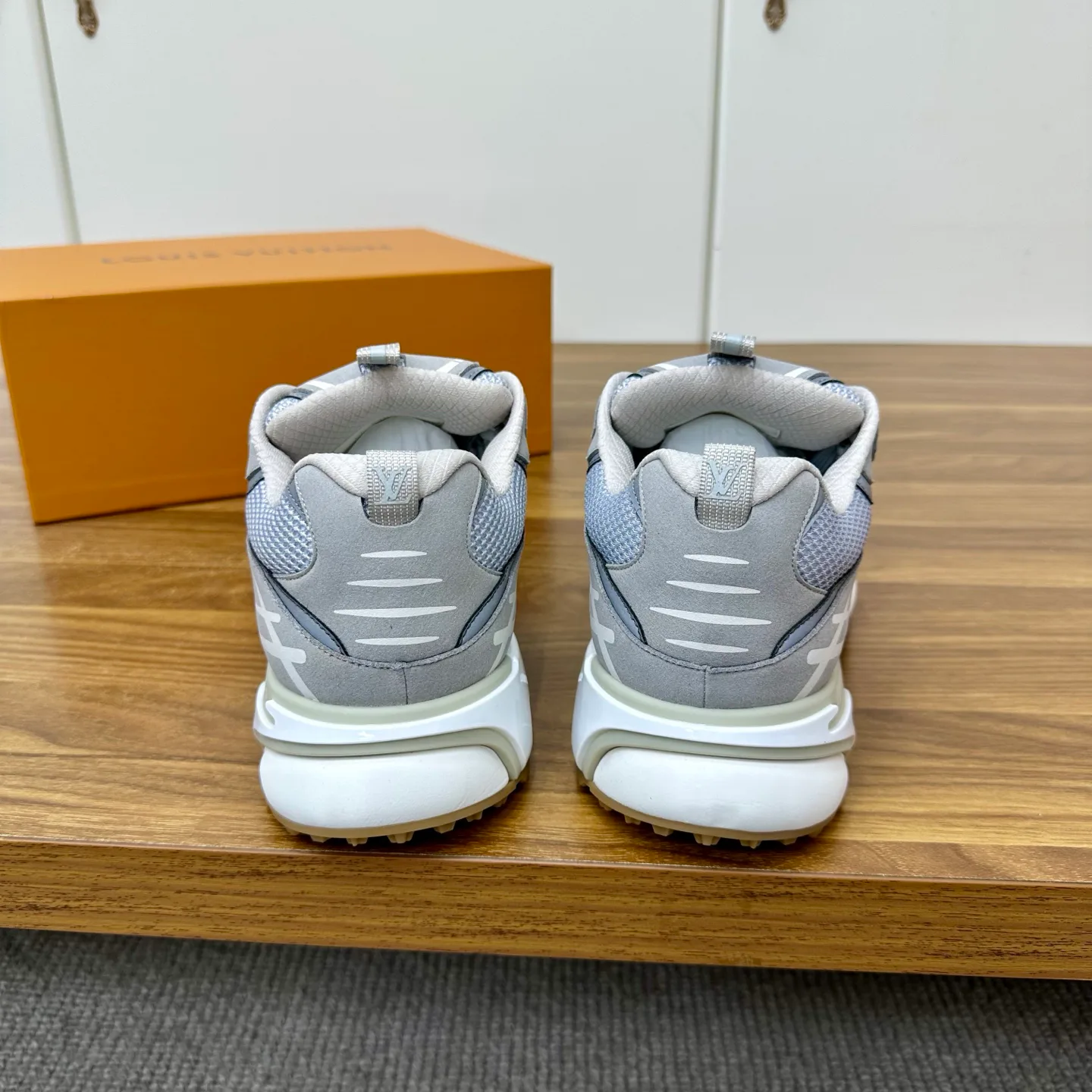 Men's Sneakers LOUIS VUITTON 17477026
