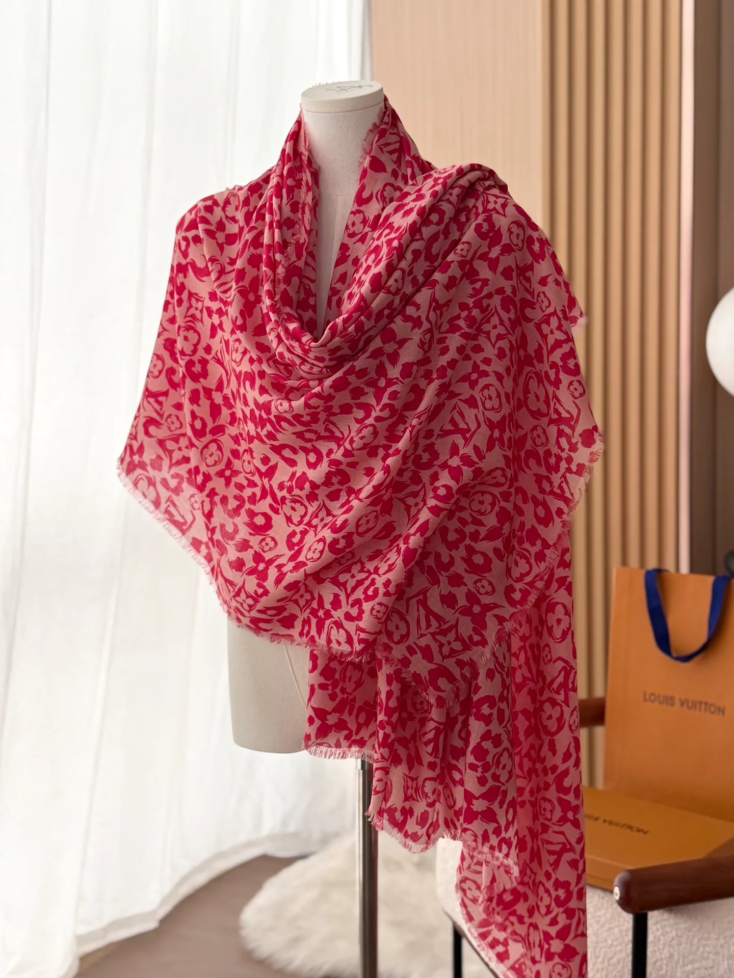 Scarves LOUIS VUITTON 18003176