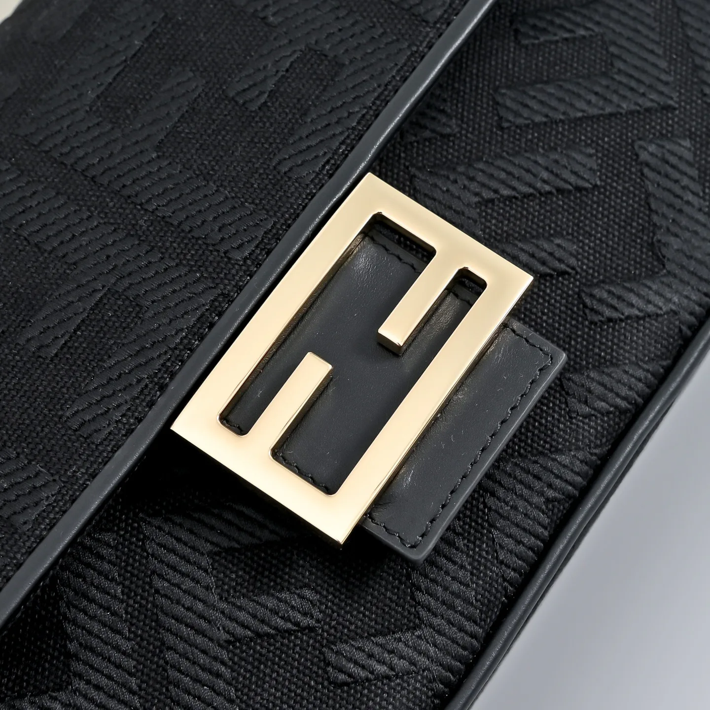 Women's Classic Handbags FENDI 18004259