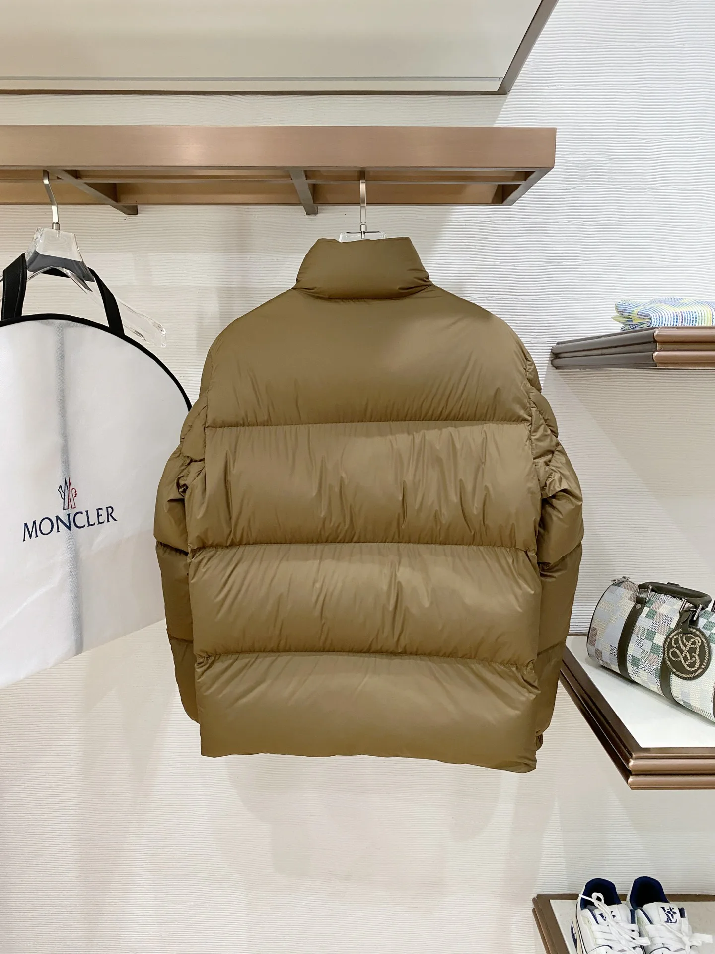 Men's Jackets And Down Jackets MONCLER 17919137