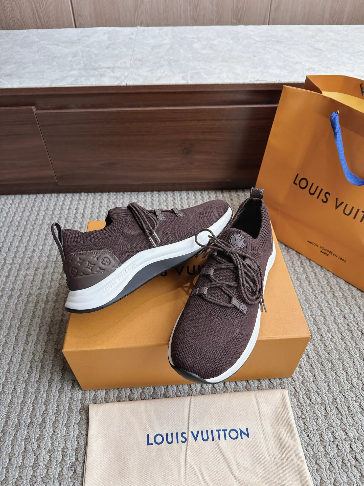 Men's Sneakers LOUIS VUITTON 18333250
