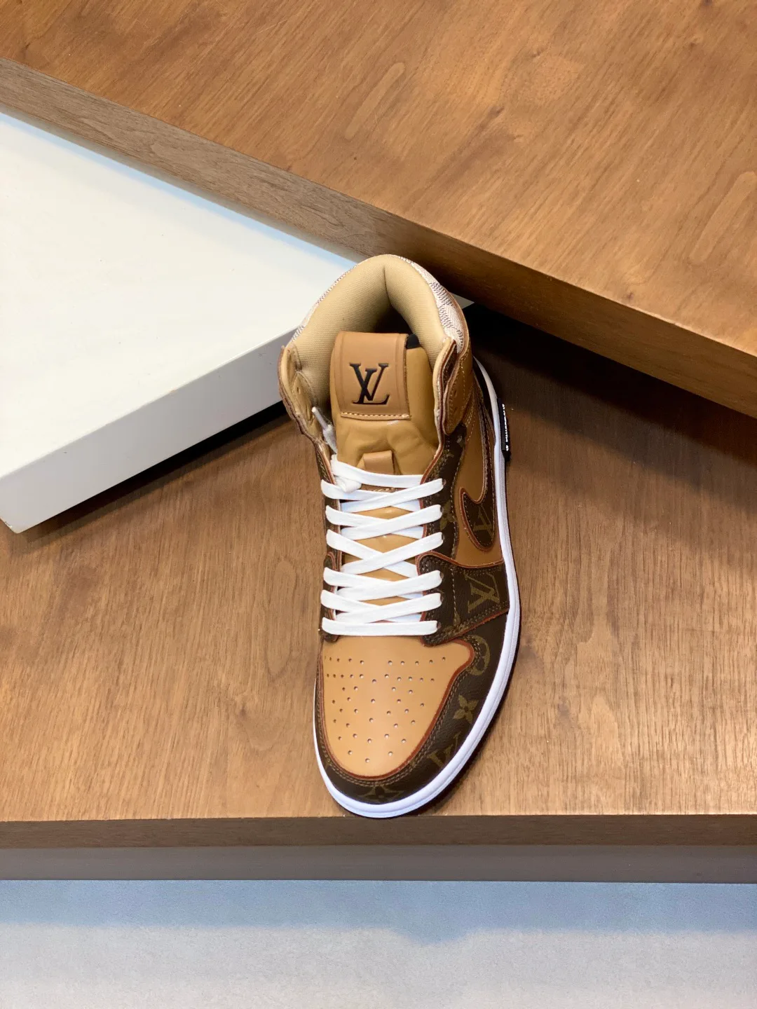 Men's Sneakers LOUIS VUITTON 18274567