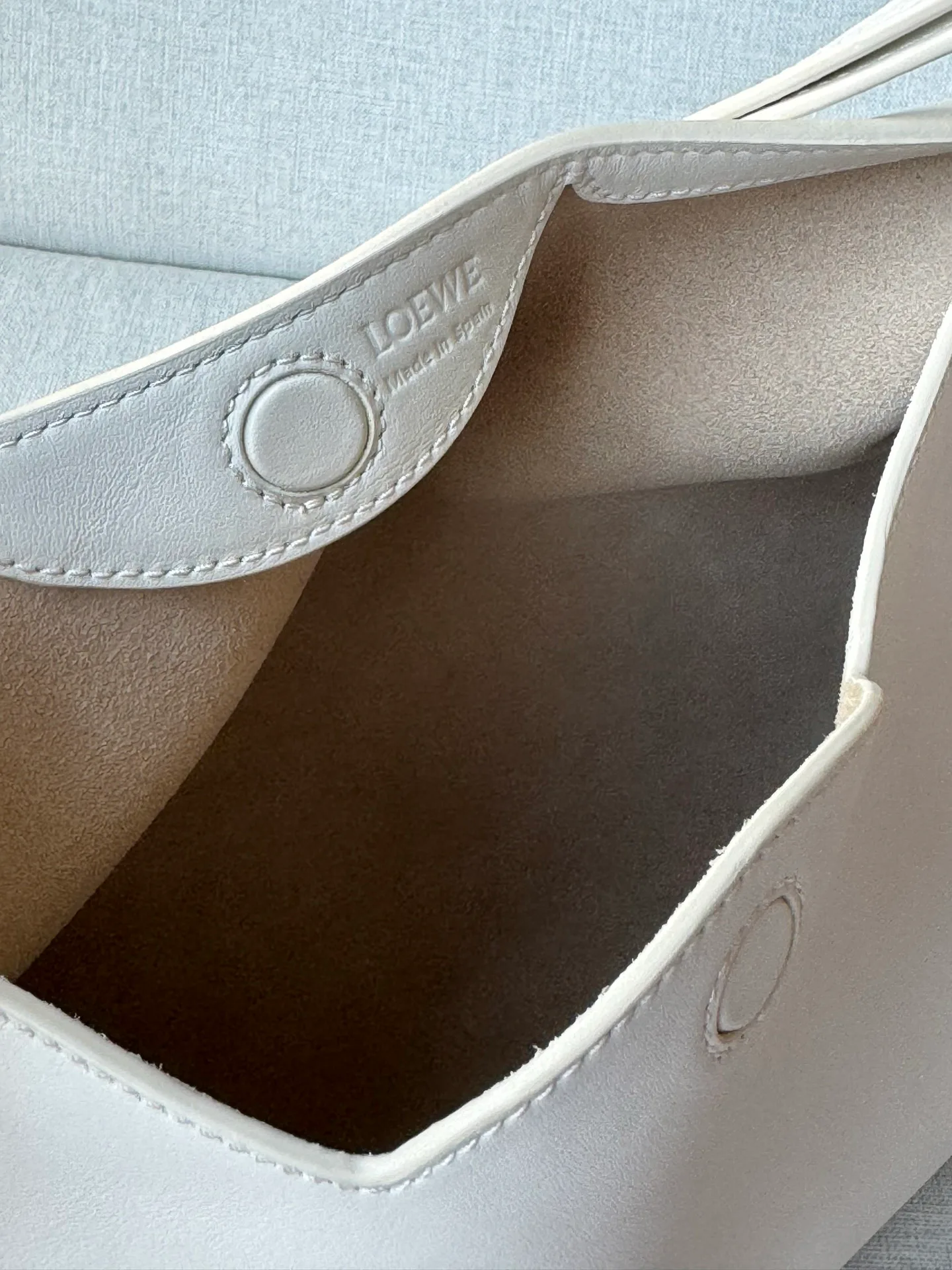 Women's Classic Handbags LOEWE 17458211