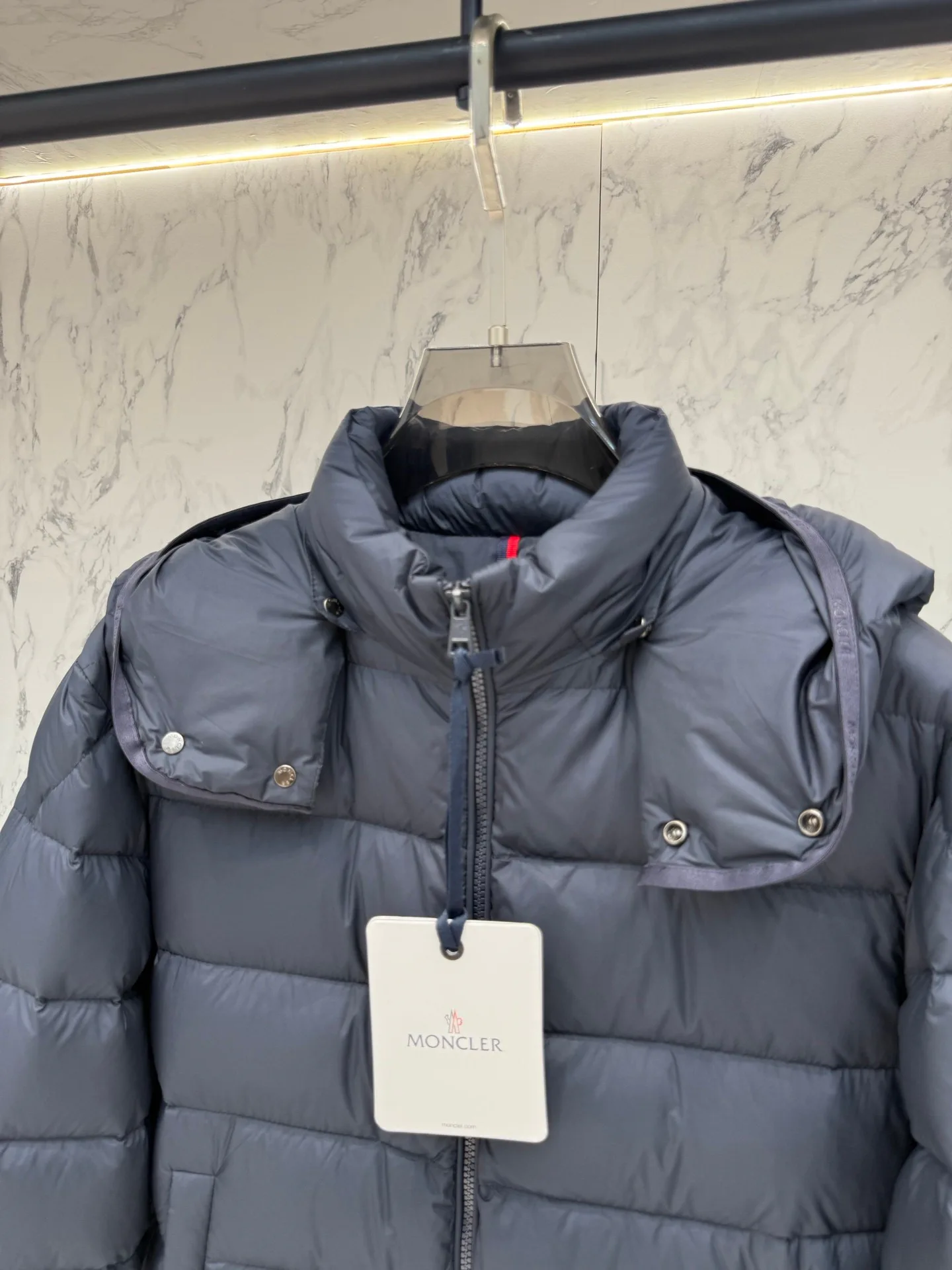 Women's Jackets And Down Jackets MONCLER 18129801