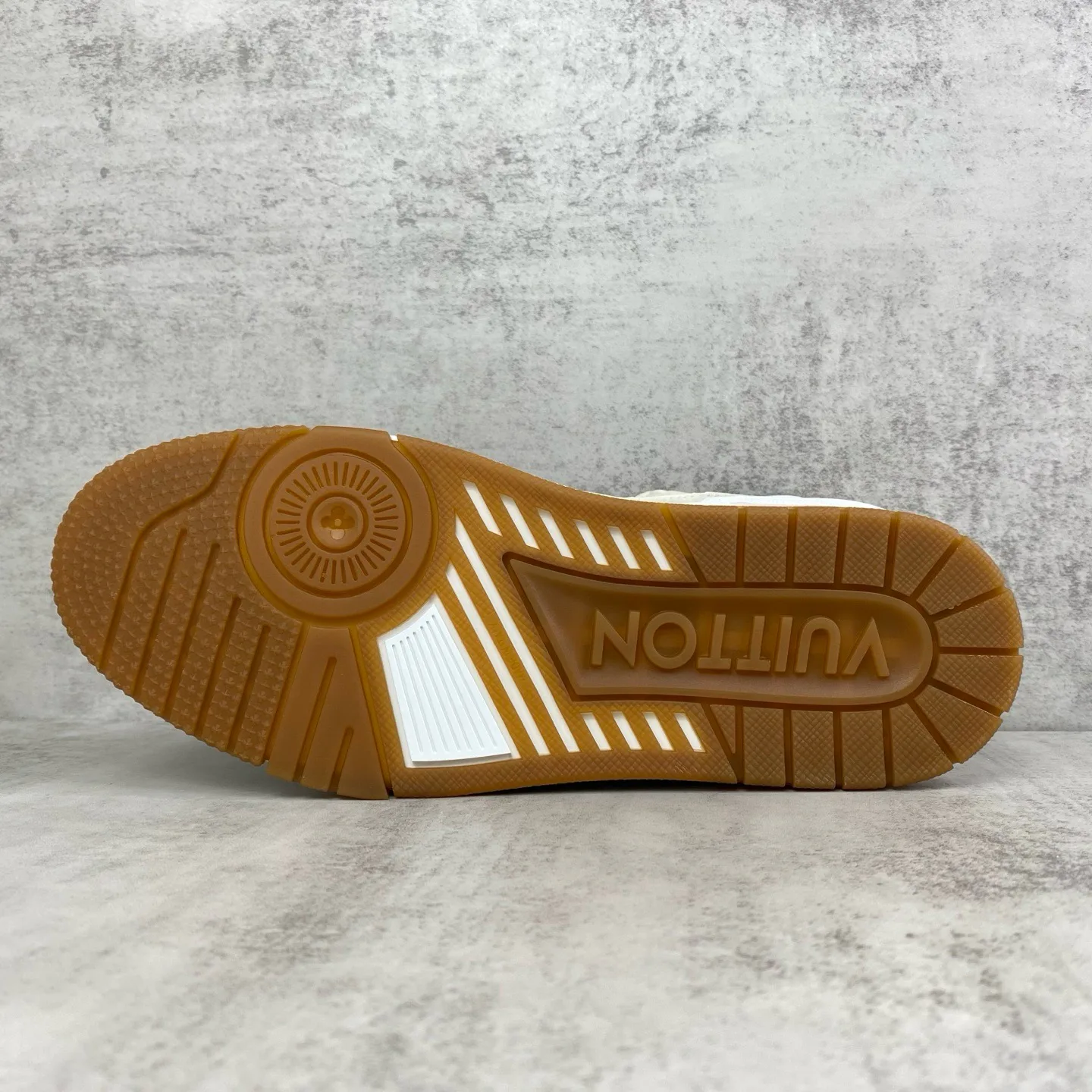 Women's Sneakers LOUIS VUITTON 17961748