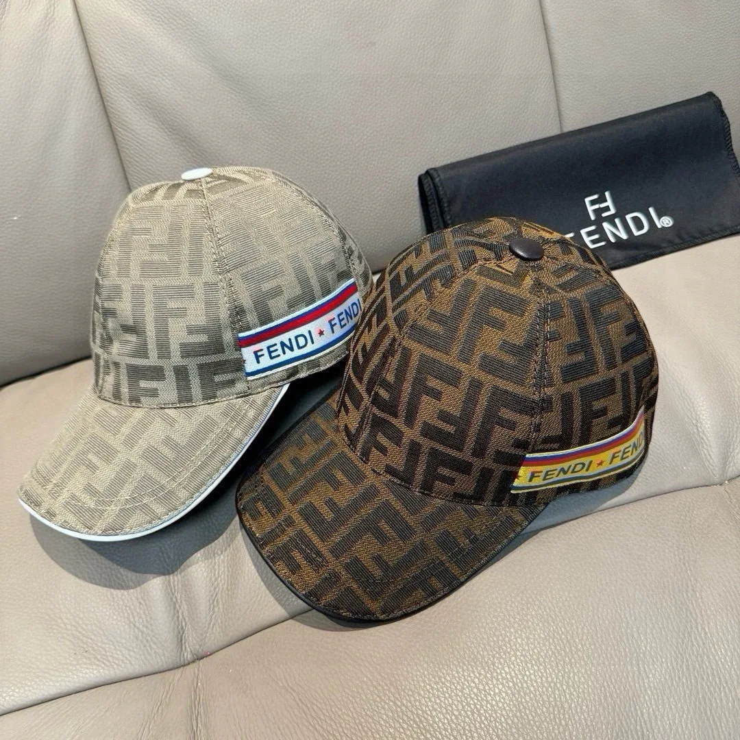 Hats FENDI 17515241
