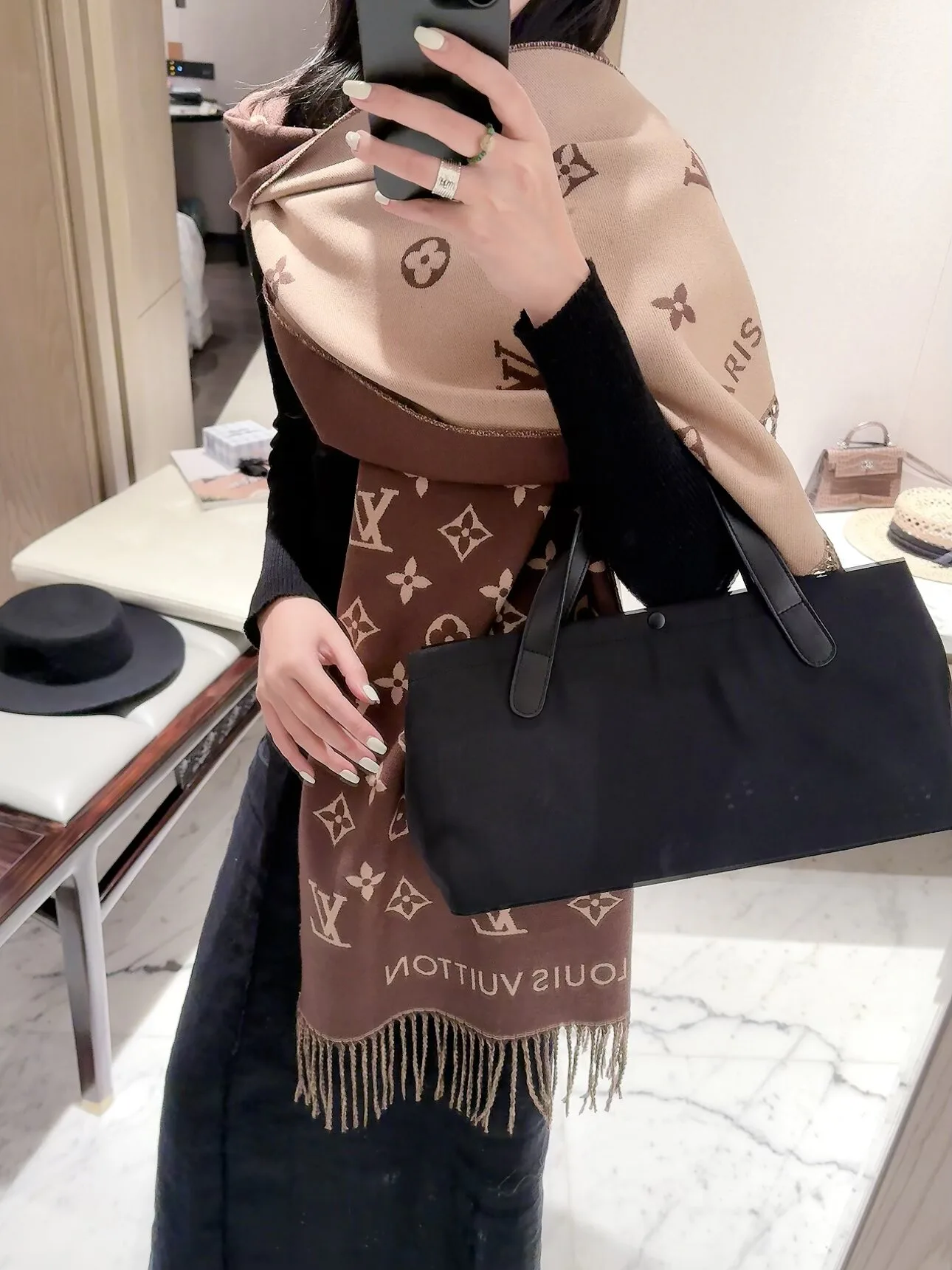 Scarves LOUIS VUITTON 18322602