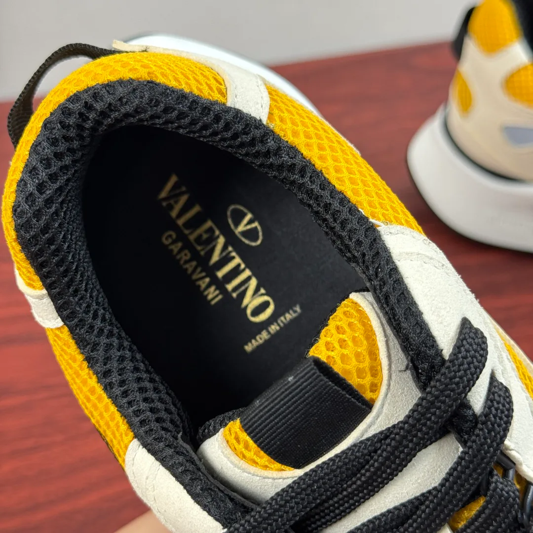 Men's Sneakers VALENTINO 17457777